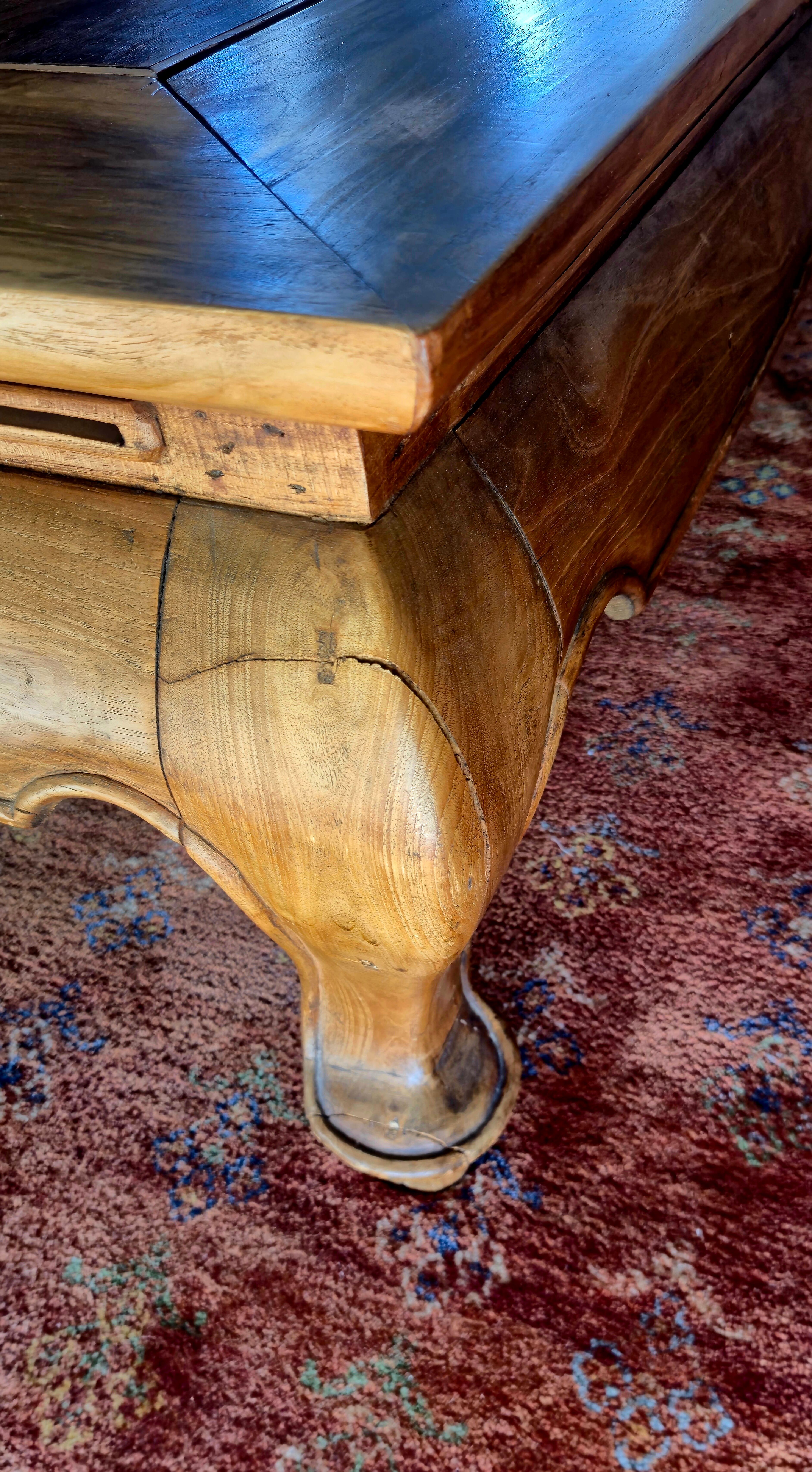 Opium style coffee table Asia