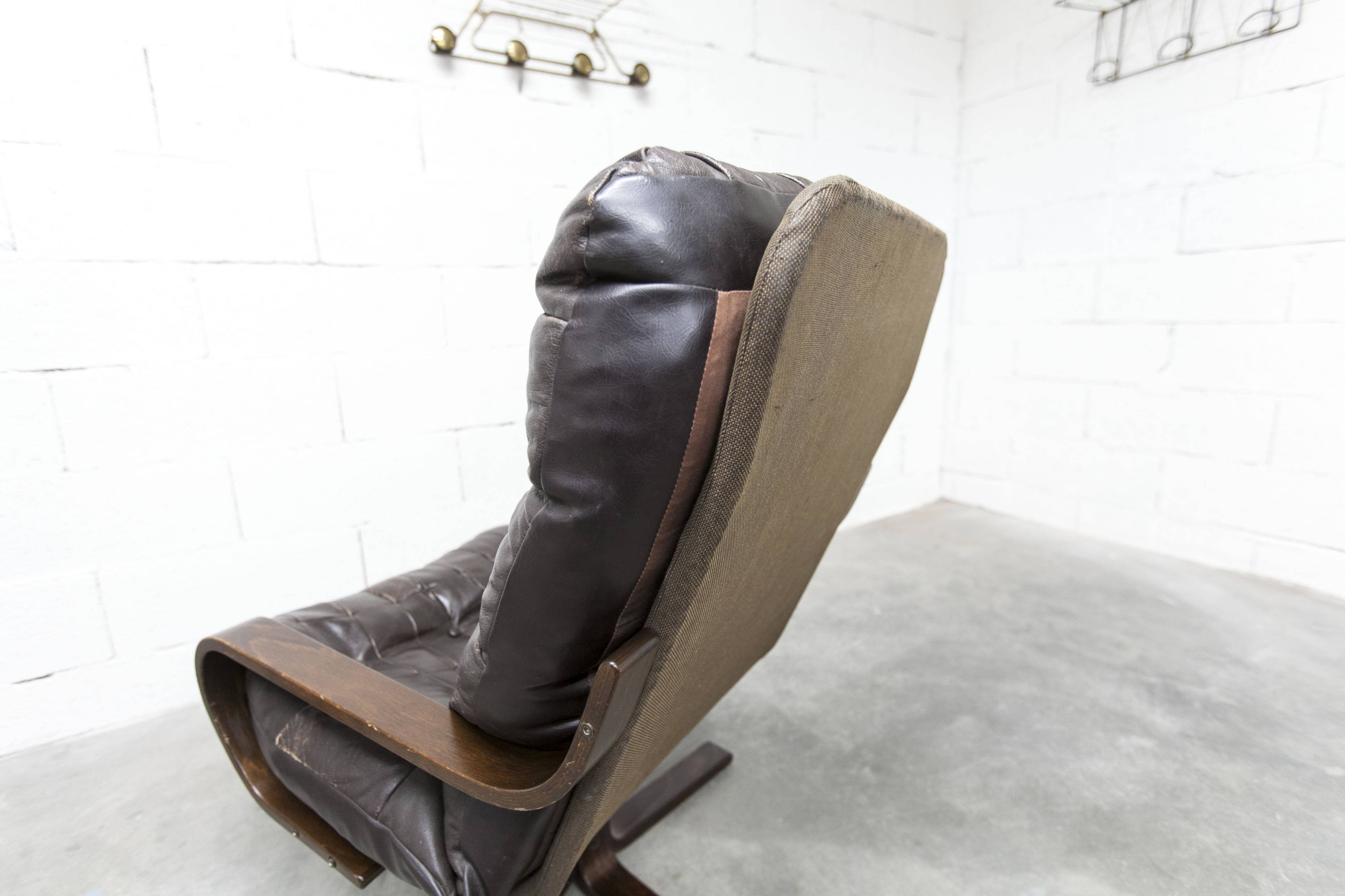 Scandinavian armchair 1970 curved laminated wood leather seat