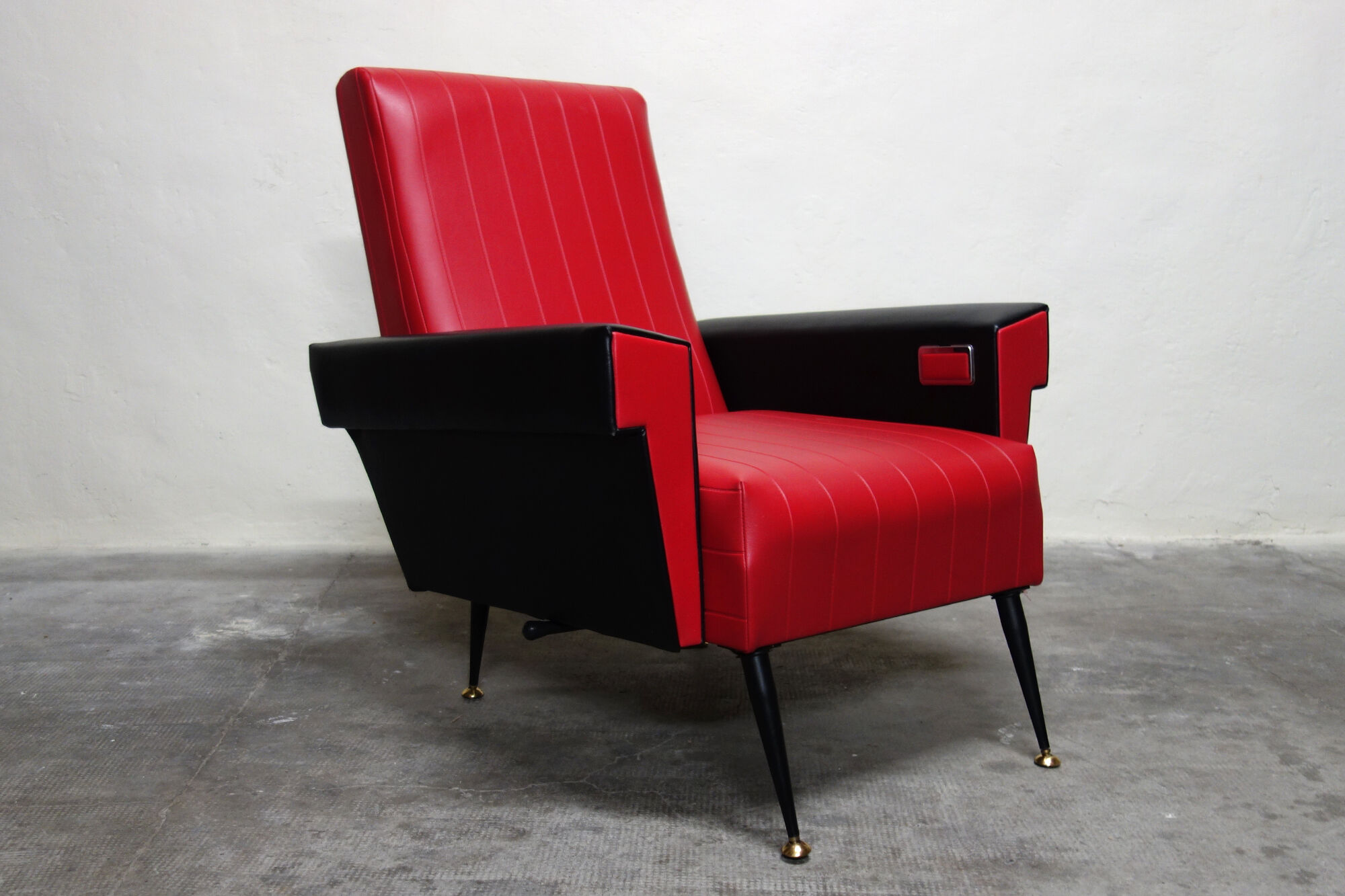 Vintage armchair Rockabilly rare reclining version with ashtray