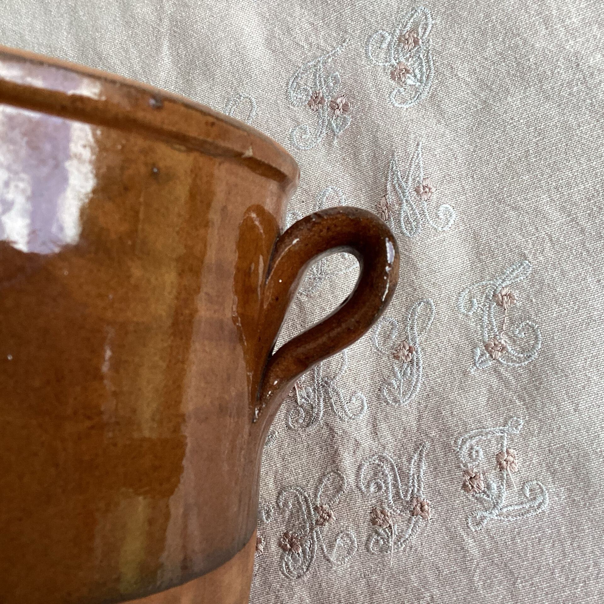 Old semi-glazed terracotta pot digoin