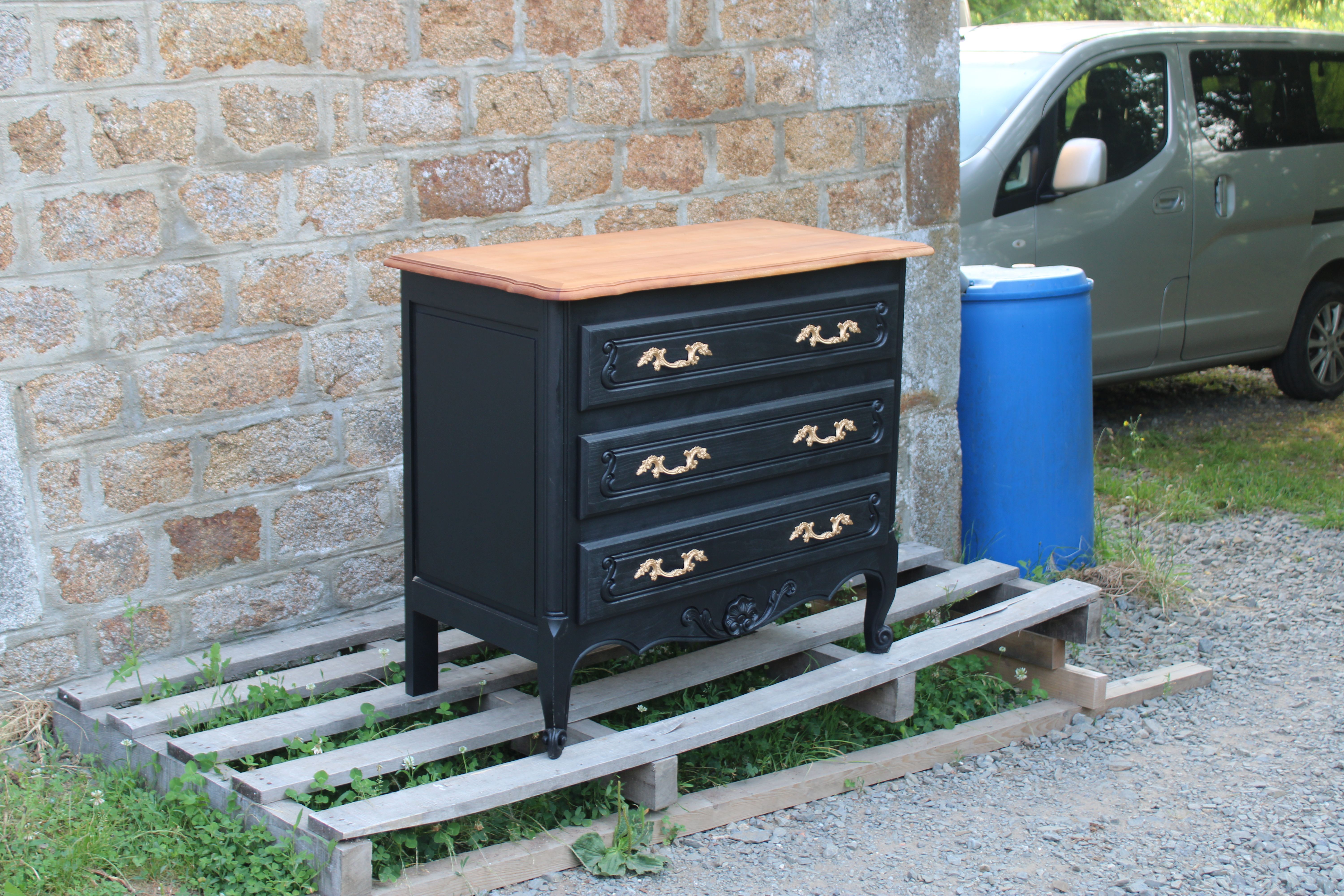 Louis XV style black commode with natural wood top – 3 drawers