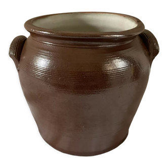 Stoneware pot