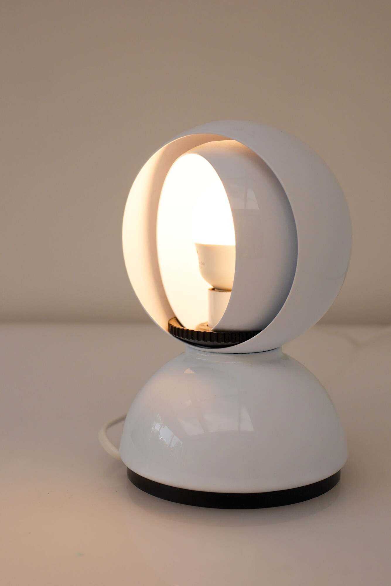 Table lamp "Eclisse" by Vico Magistretti for Artemide, Italy, 1965