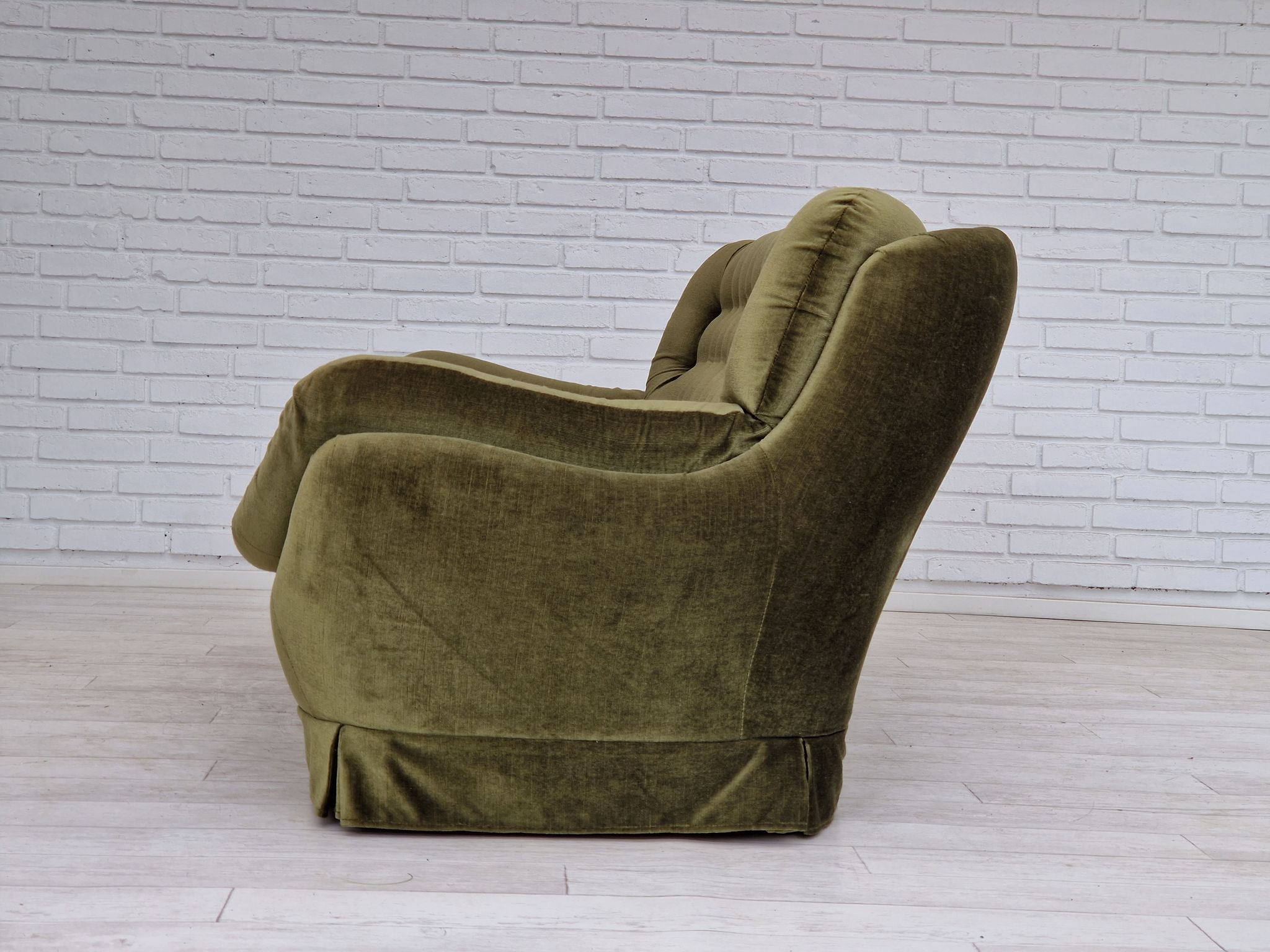 1970s, Swedish design by Swedfurn, Slätta Möbler, 3 seater sofa, vintage velour.