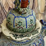 Large covered pot in polychrome earthenware, Asian work from the late 19th century.