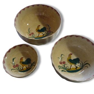 Lot of 3 flat hollow at onnaing majolica rooster