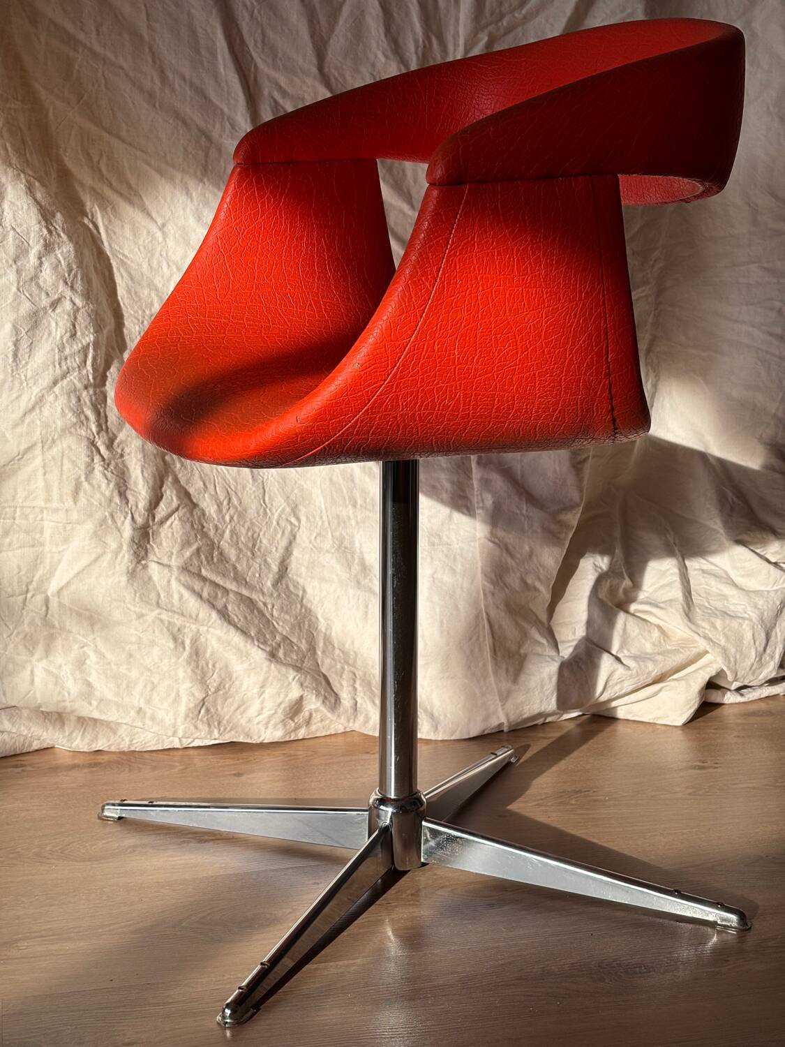 Vintage Lox Space Age orange armchair