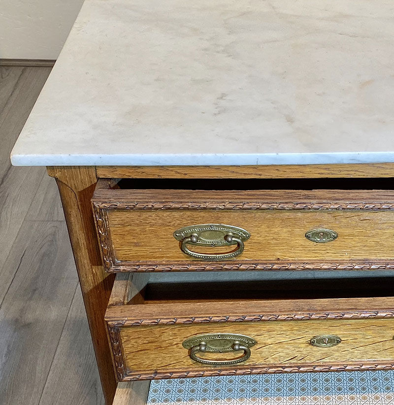 Chest of drawers in solid oak and marble