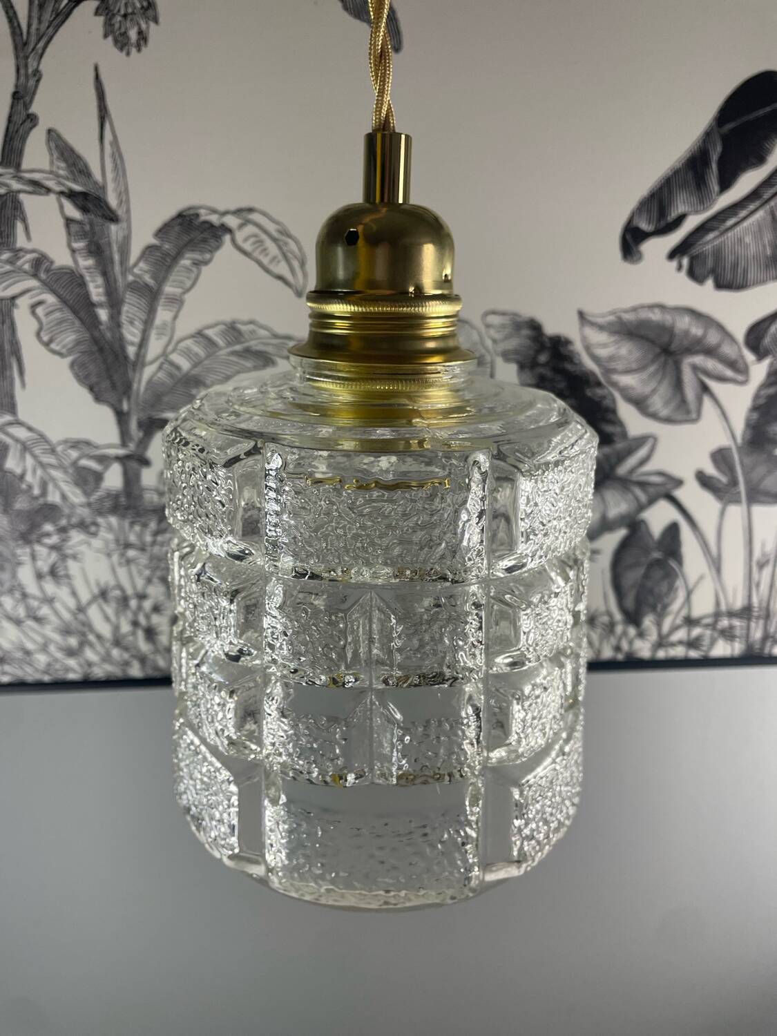 Pendant light with vintage globe