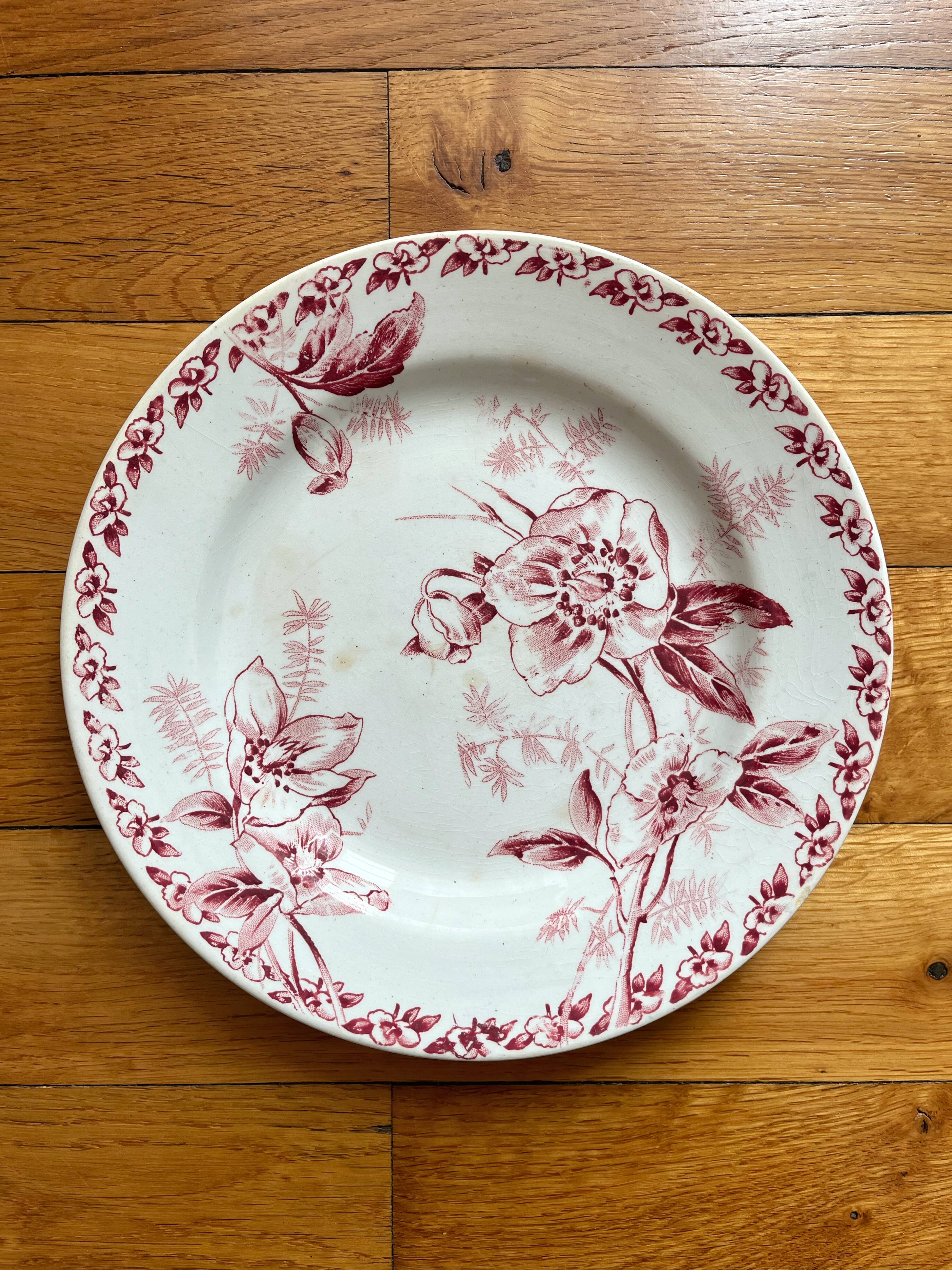 4 flat plates in iron earth Rose de Noël, Opaque de Gien