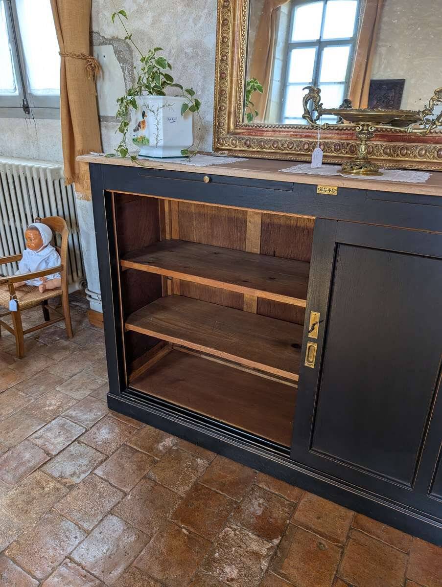 Meuble de métier à portes coulissantes