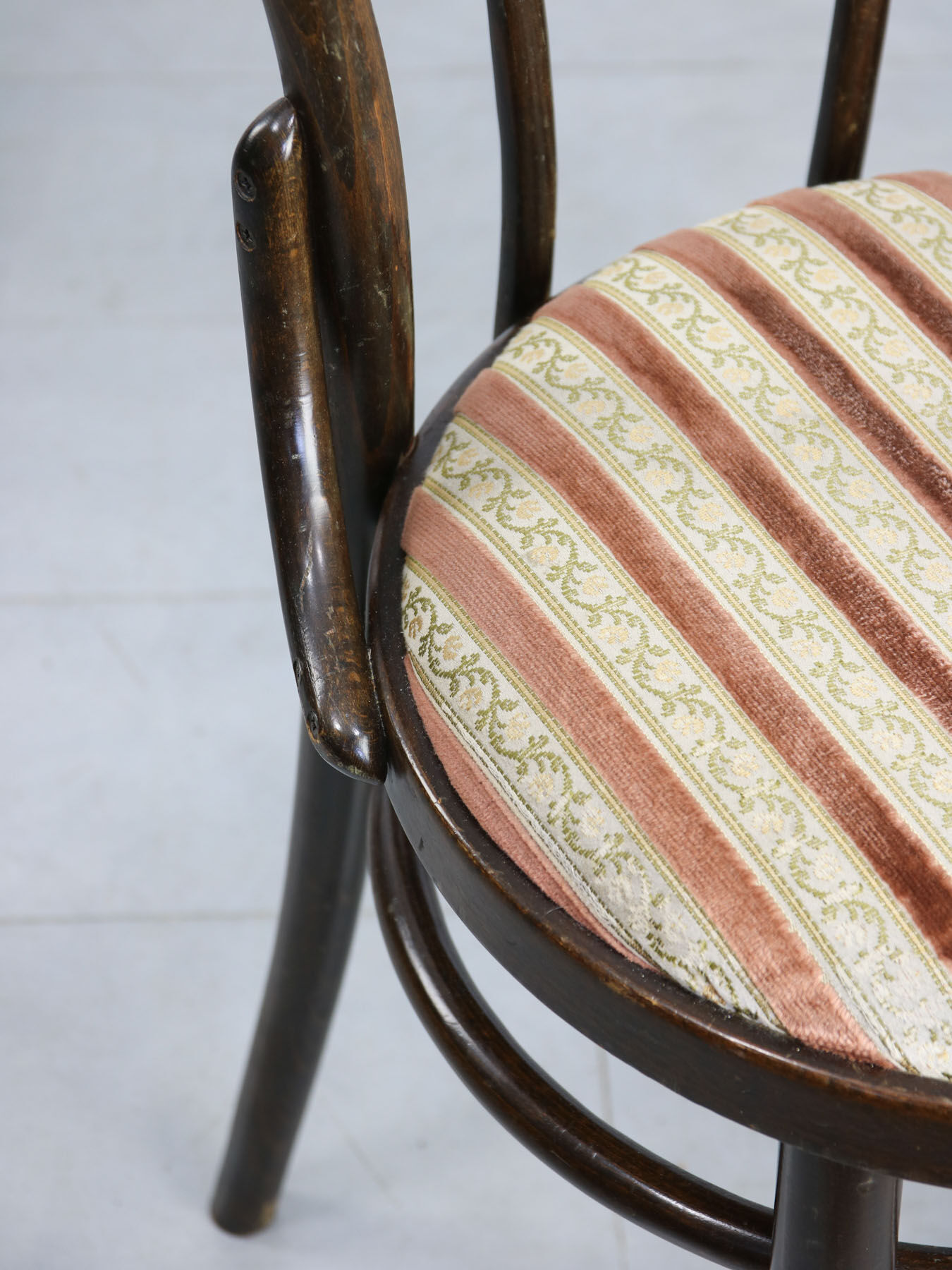 Bentwood 18 dining chairs, set of 2