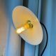 Lampe vintage en métal et opaline