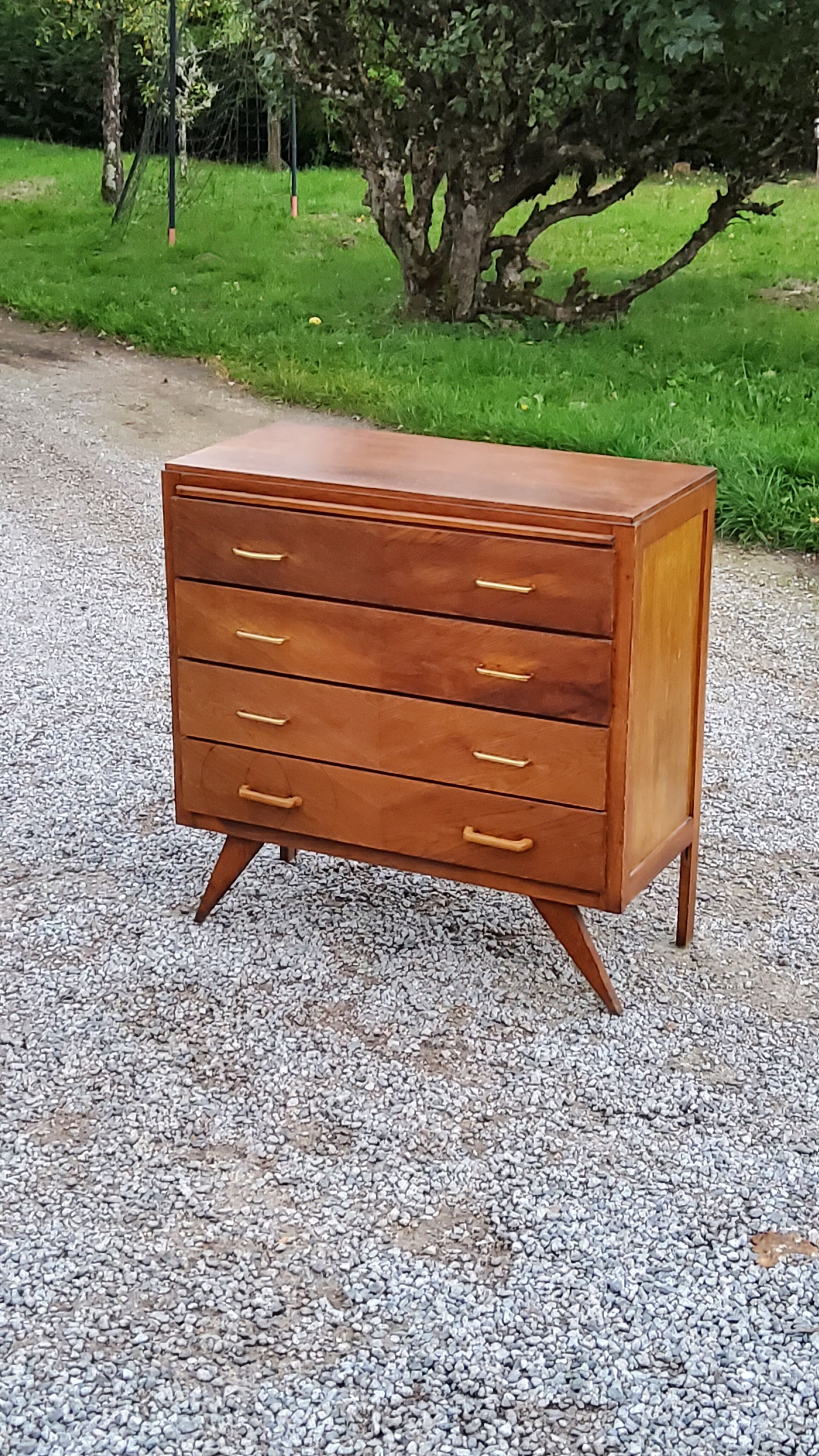 Chest of drawers of the 50s in golden oak compass feet 4 drawers