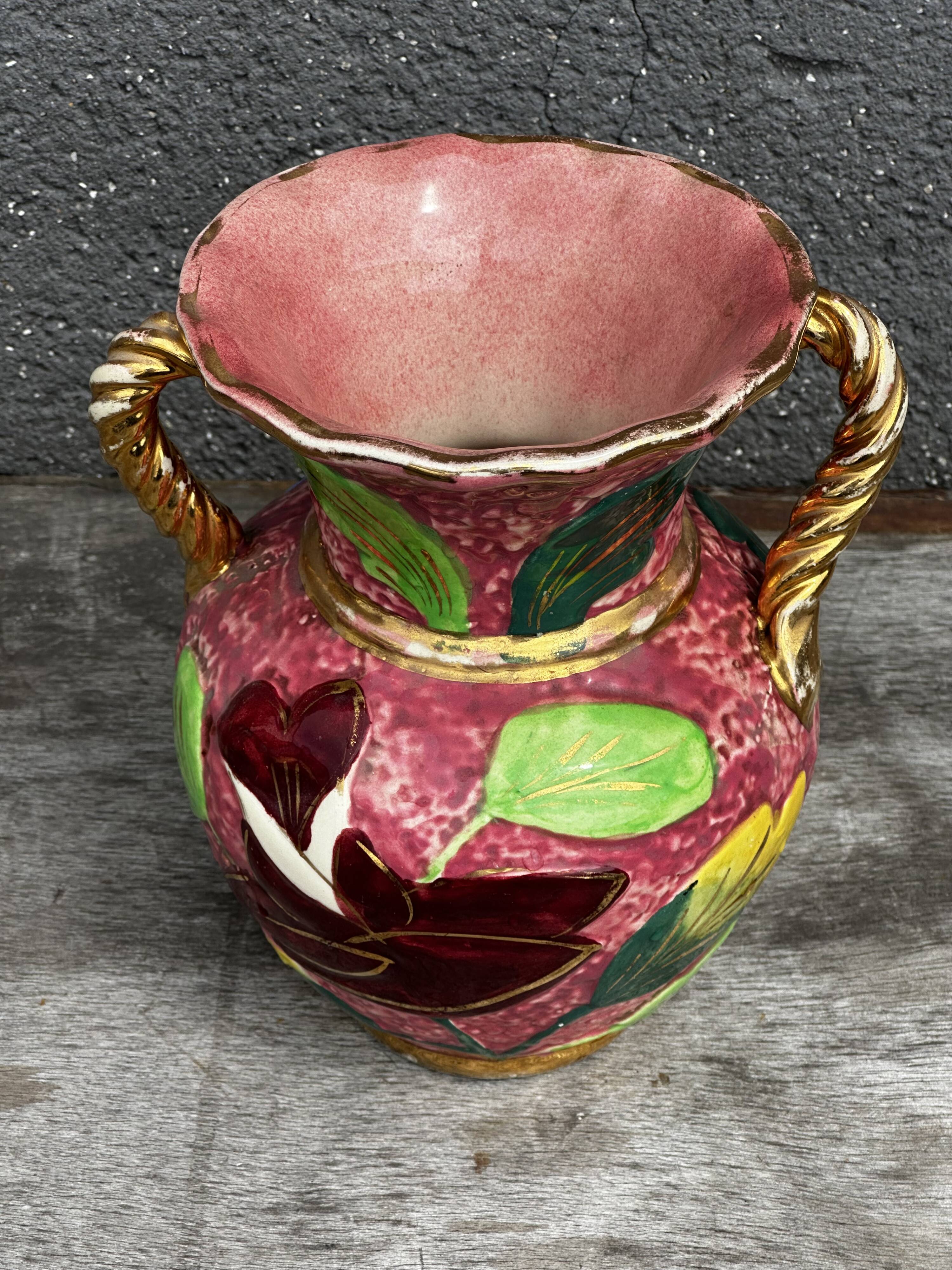 Vase Vallauris rose bonbons décor Floral H 20 cm