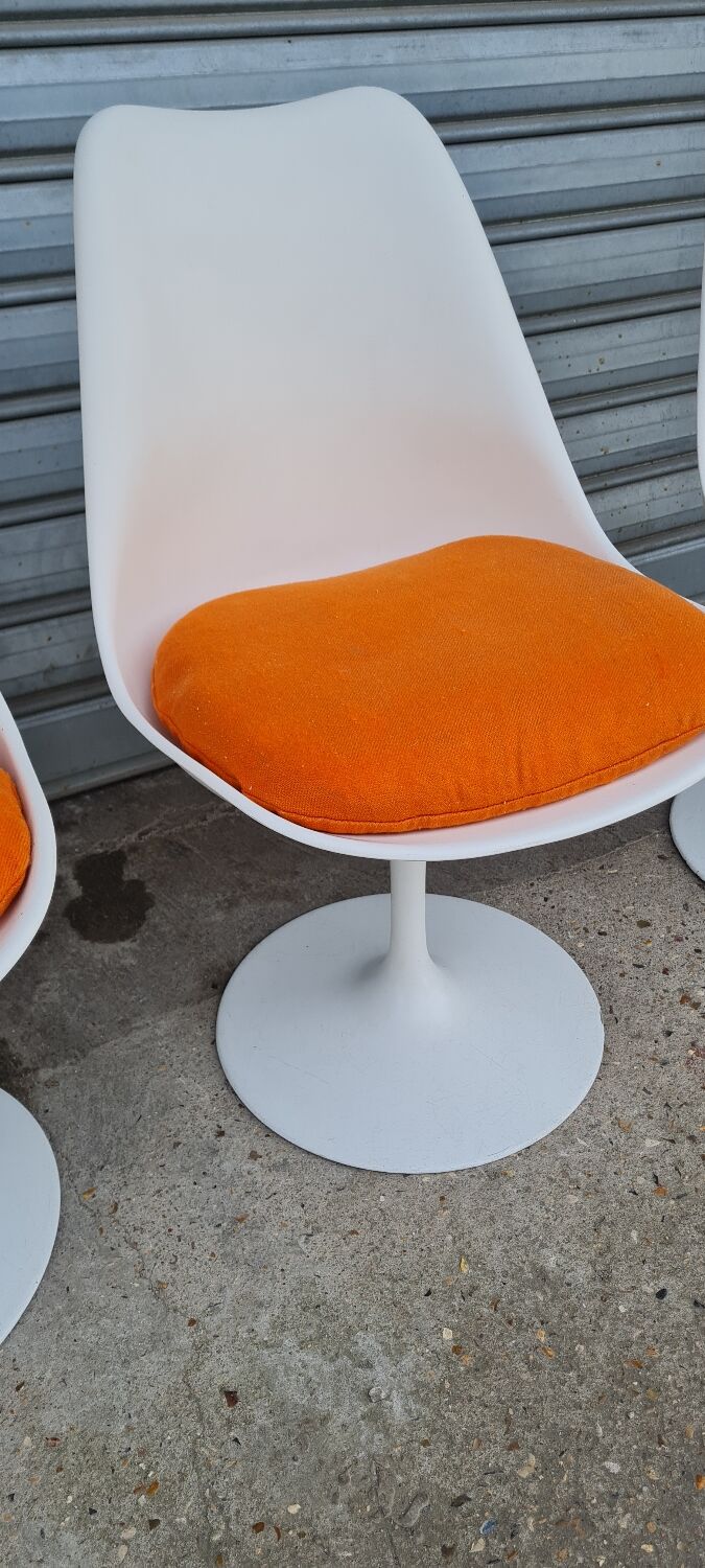 Set of two chairs "Tulip" by Eero Saarinen for Knoll