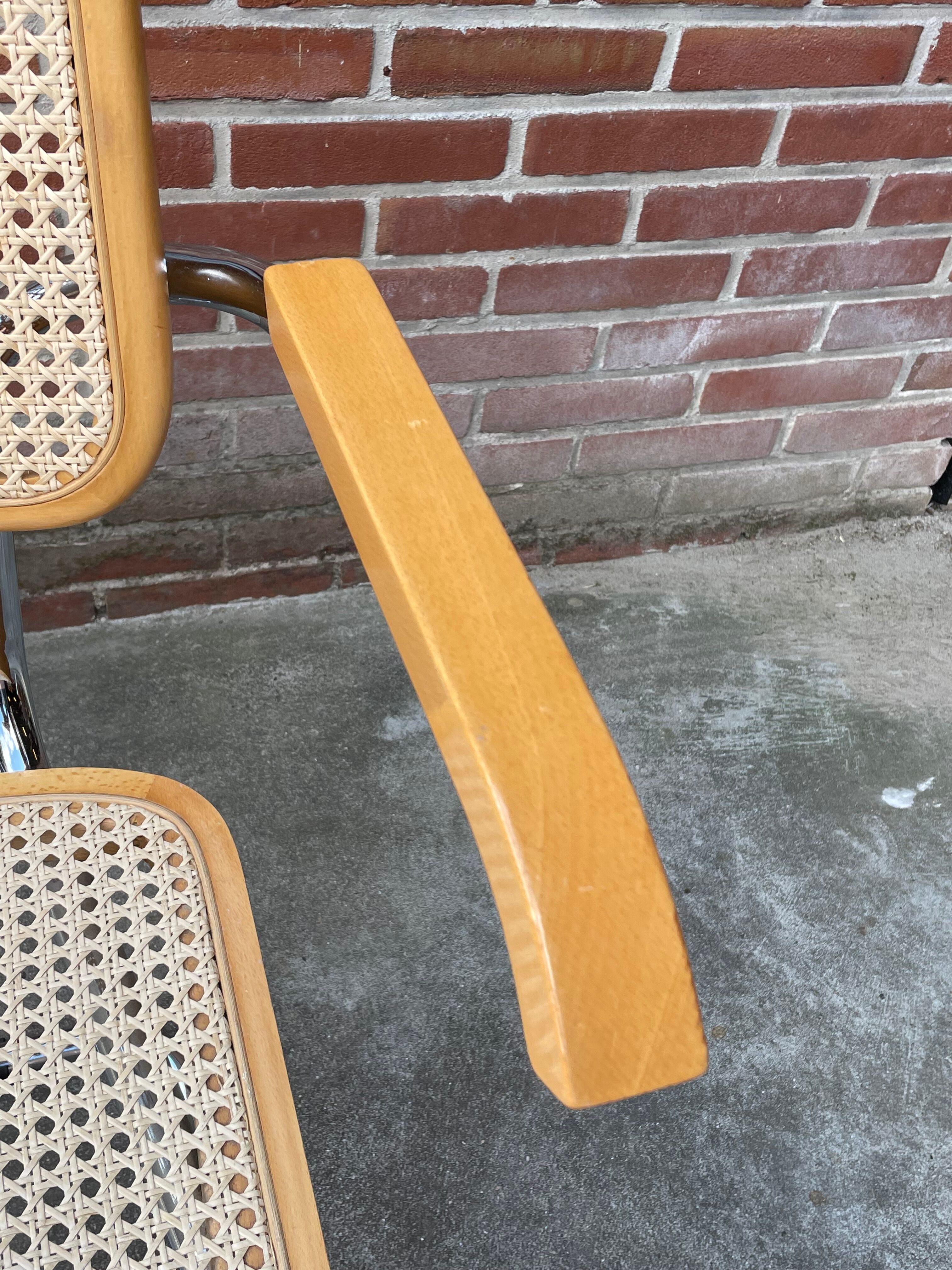 Cesca chair B64 with armrests by Marcel Breuer Design