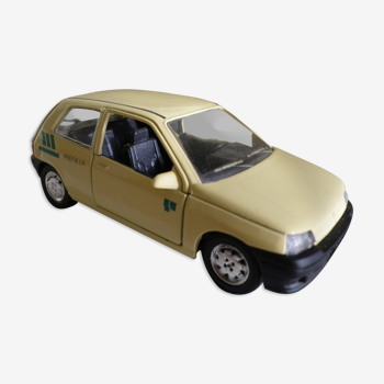 Voiture Renault Clio 1/43 Solido