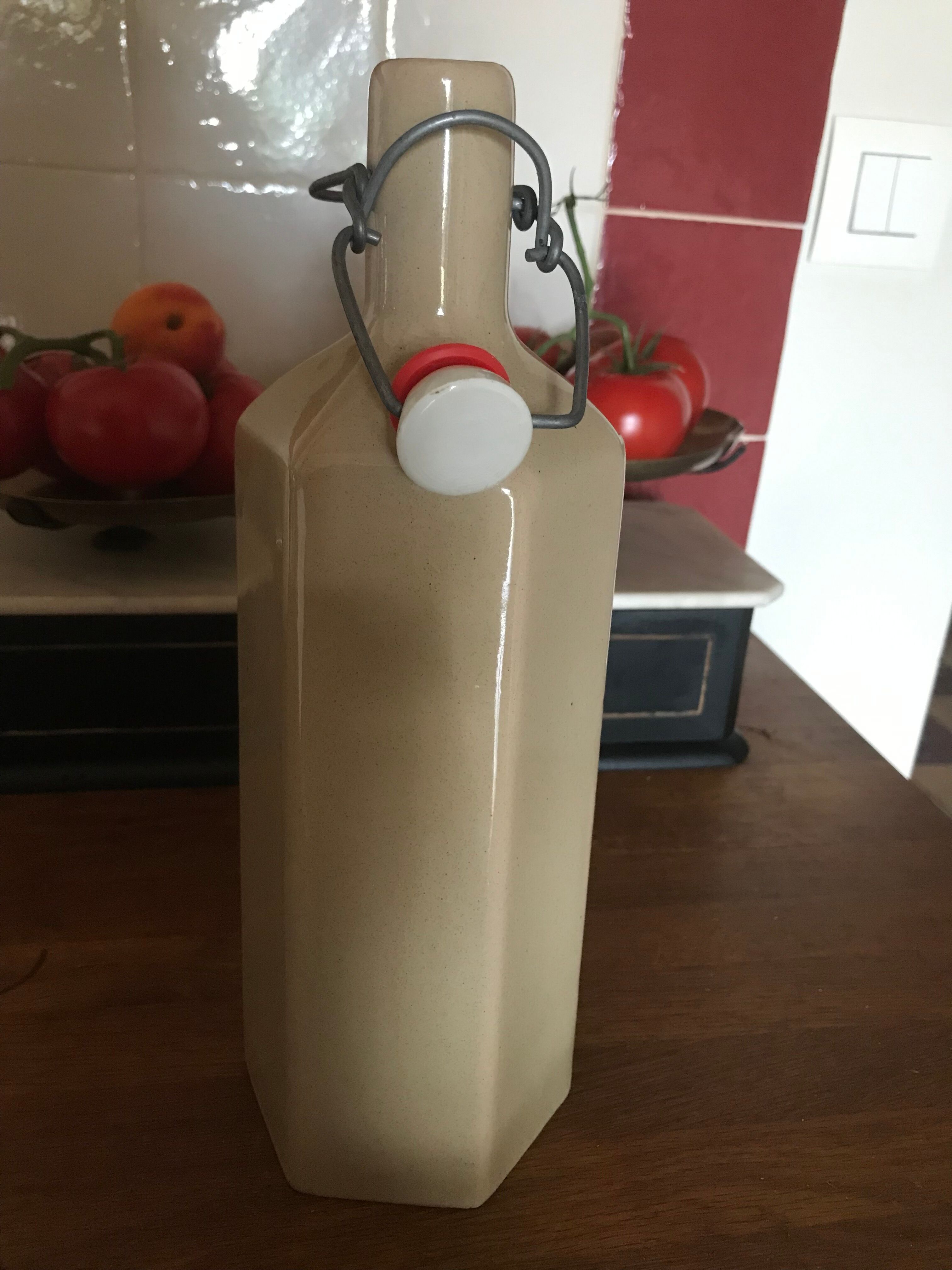 Bottle in sandstone from Alsace La Cigogne