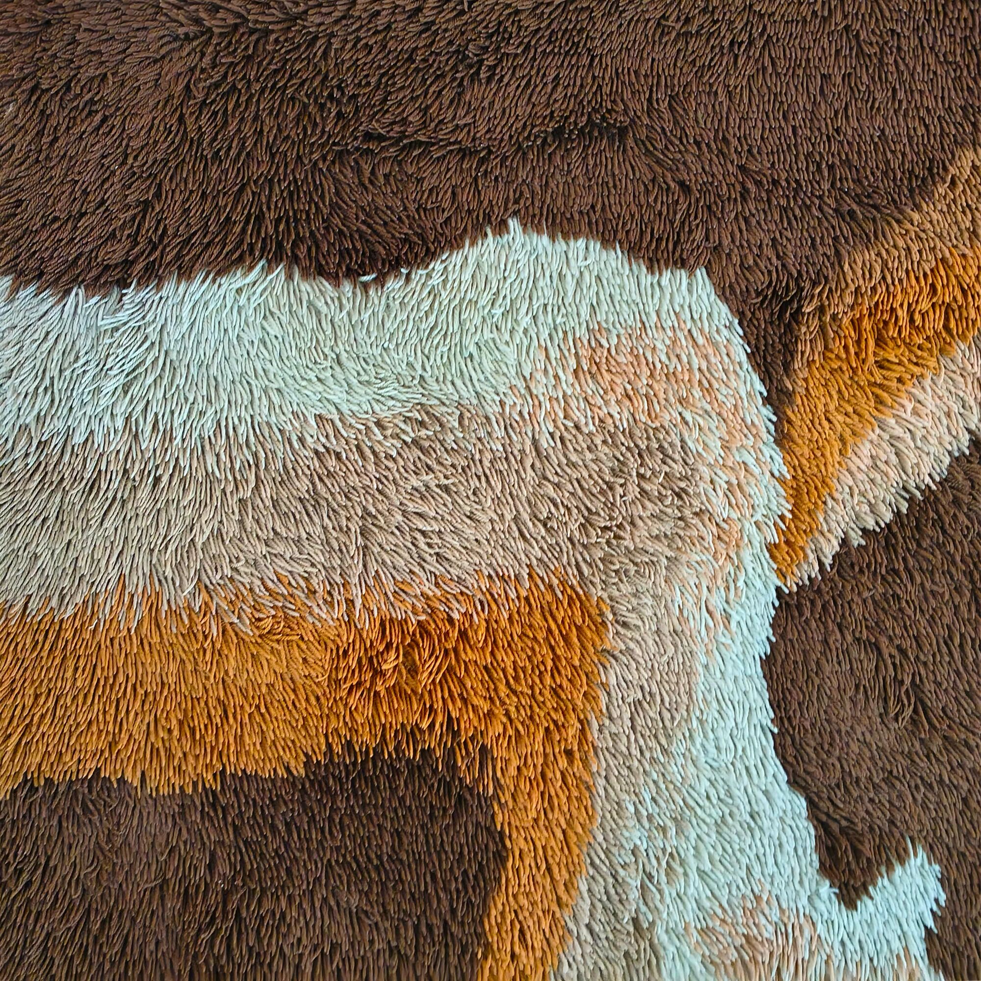 1970s Space Age Wool Rug | Mid-Century Modern Organic Wave Pattern. Made in Italy