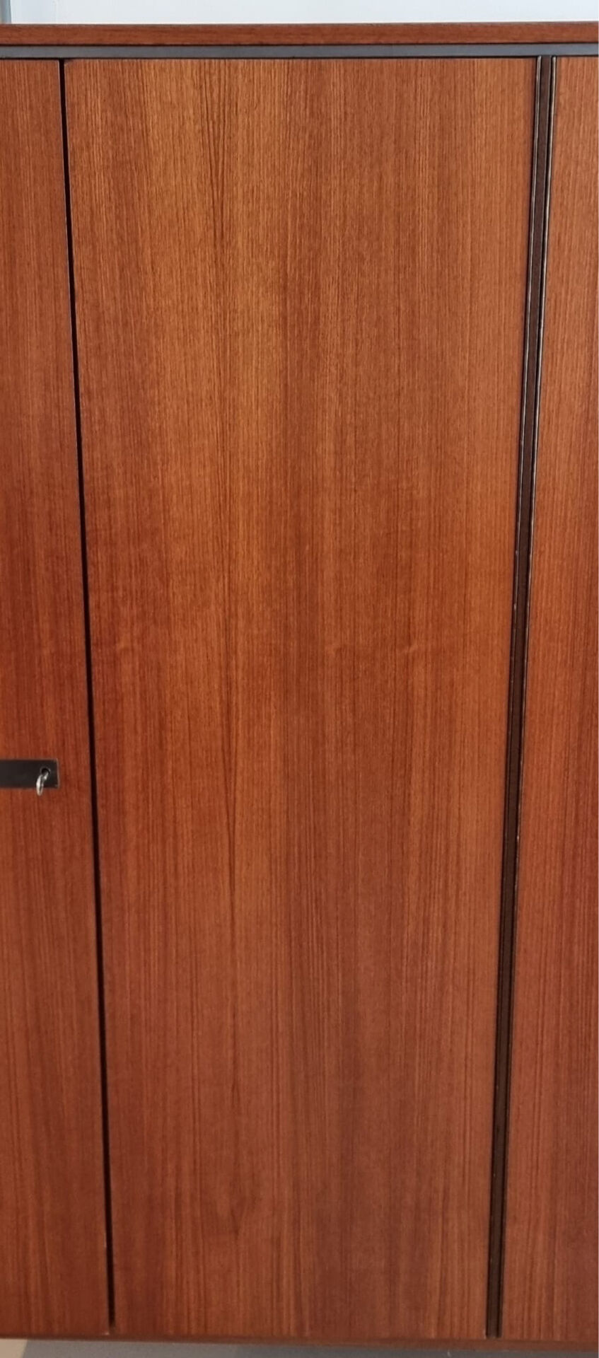 Armoire du milieu du siècle