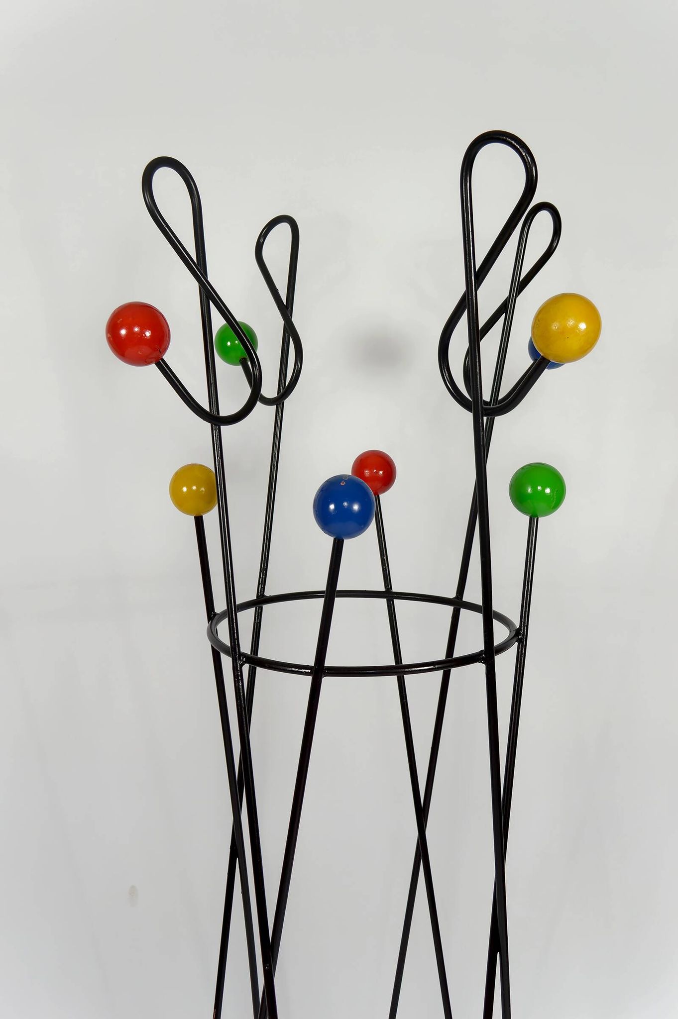 Porte-manteau « Clé de sol », par Roger Féraud, circa 1950