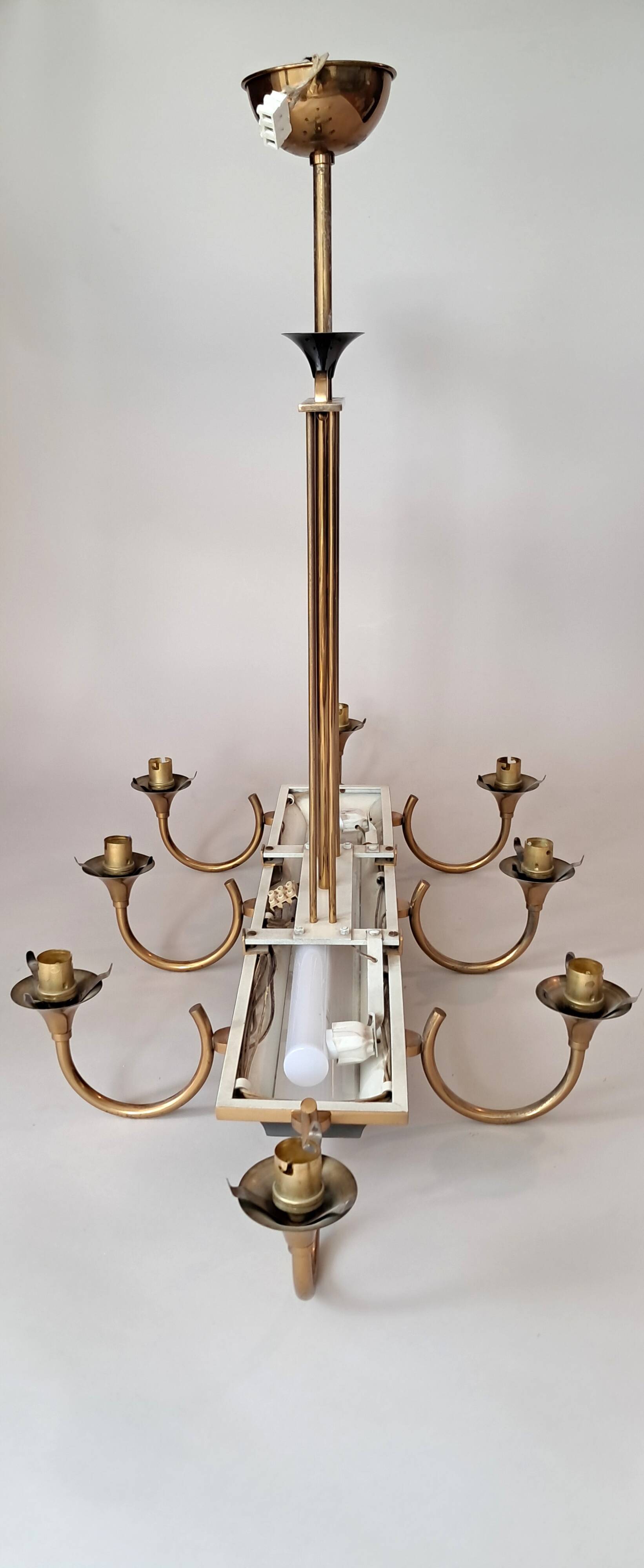 Eight-light chandelier in gilded brass and blue, 1950.