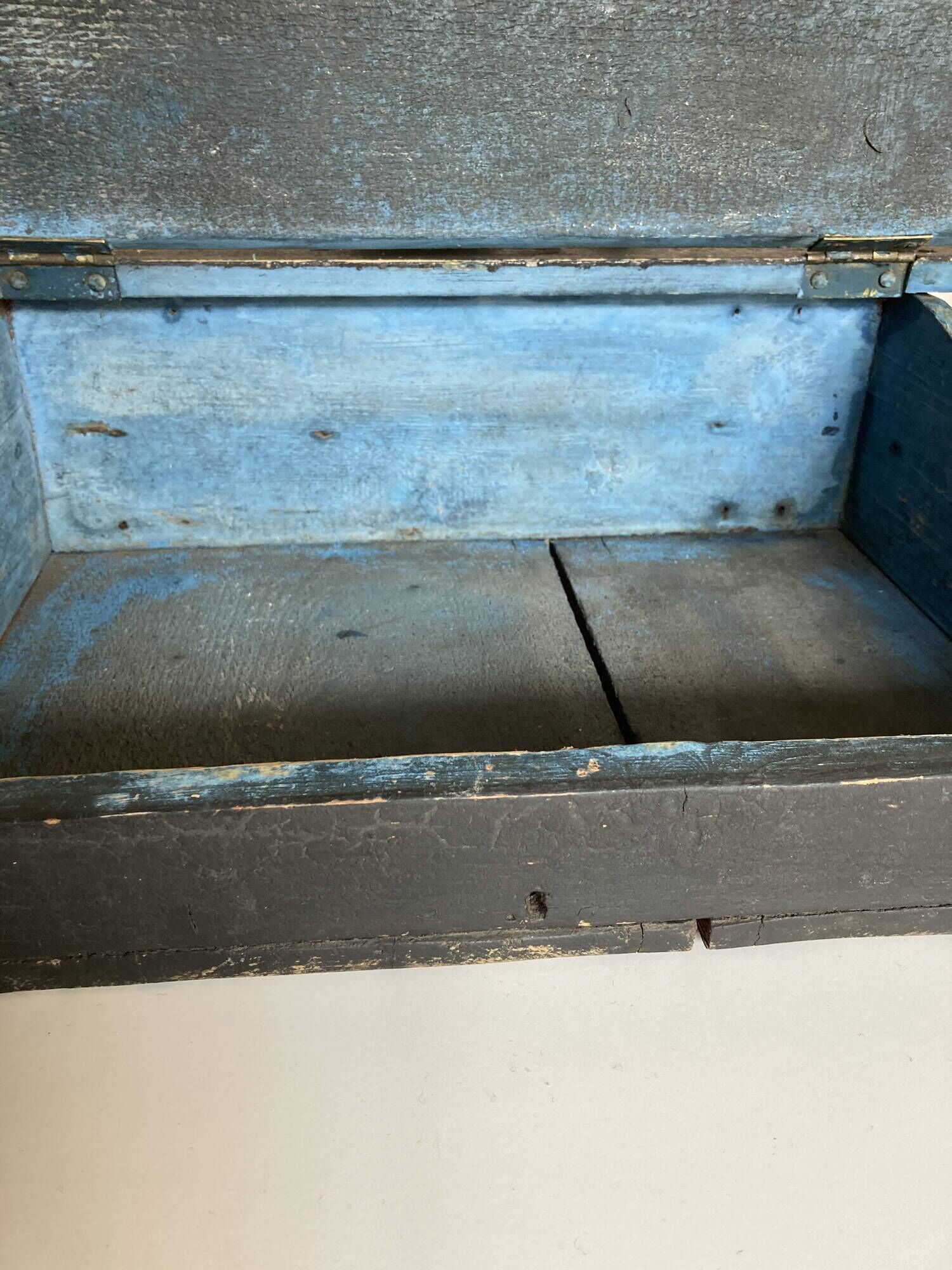 19th farm storage box in washed wooden popular arts