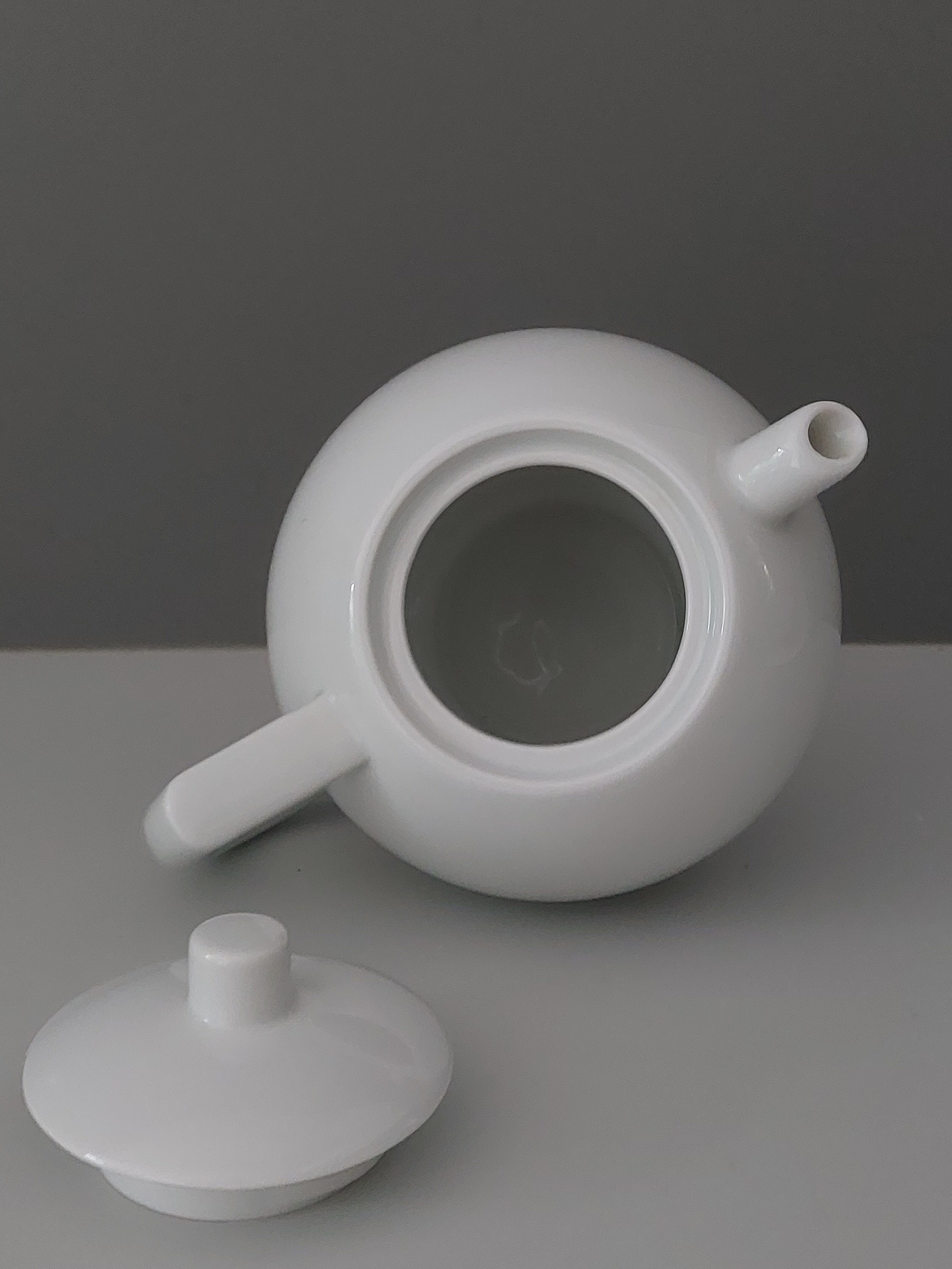 Théière en porcelaine blanche de la Manufacture Arzberg, West Germany
