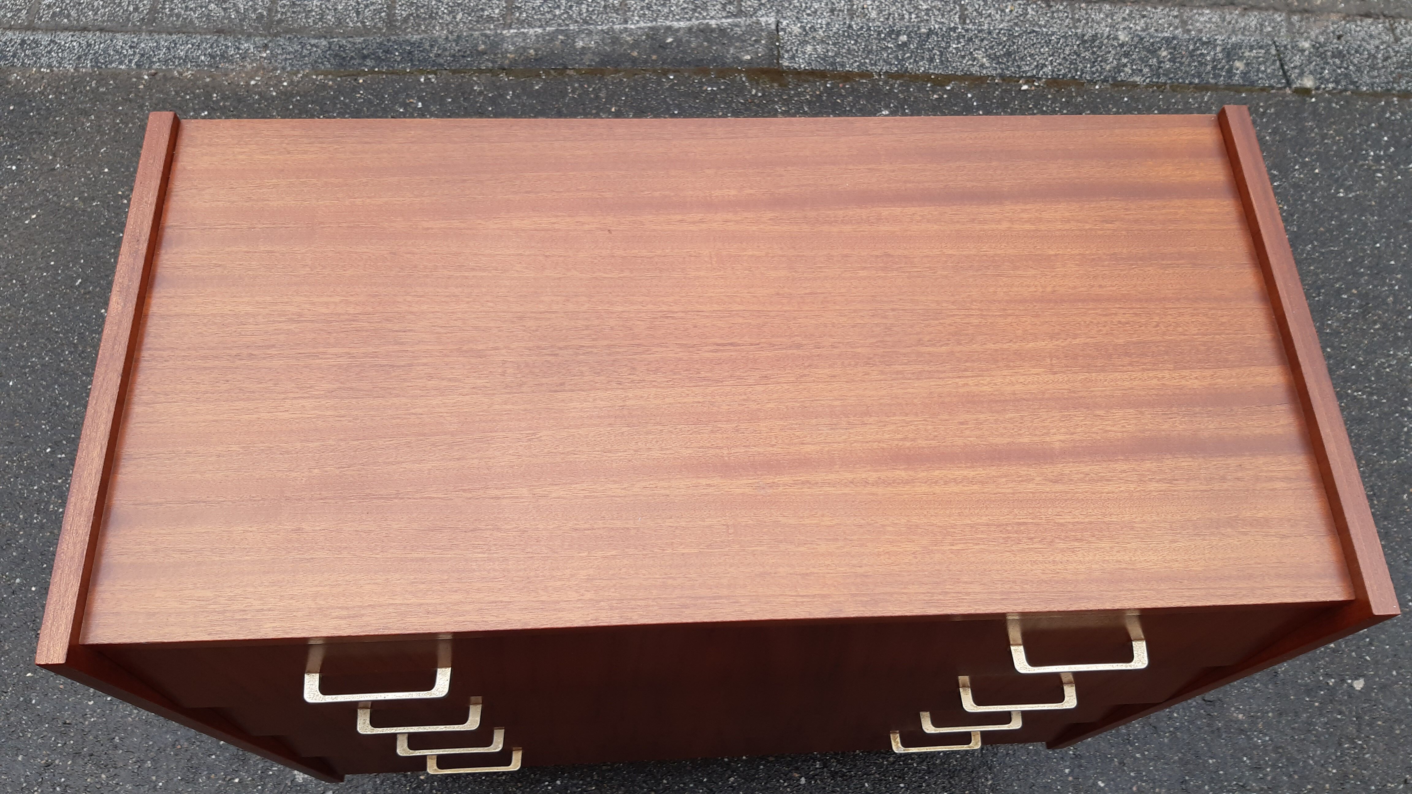 Vintage chest of drawers spindle feet