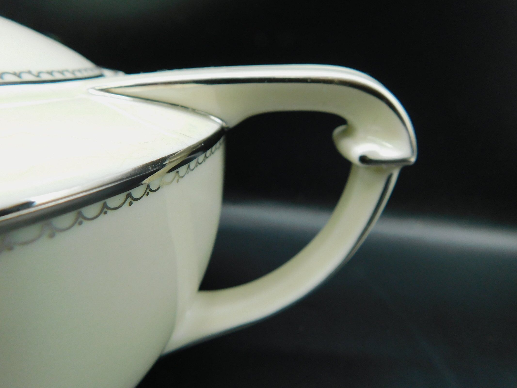 Théière Art Déco par Pirkenhammer, blanc et argent