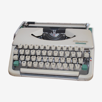 Typewriter Olympia Splendid 66