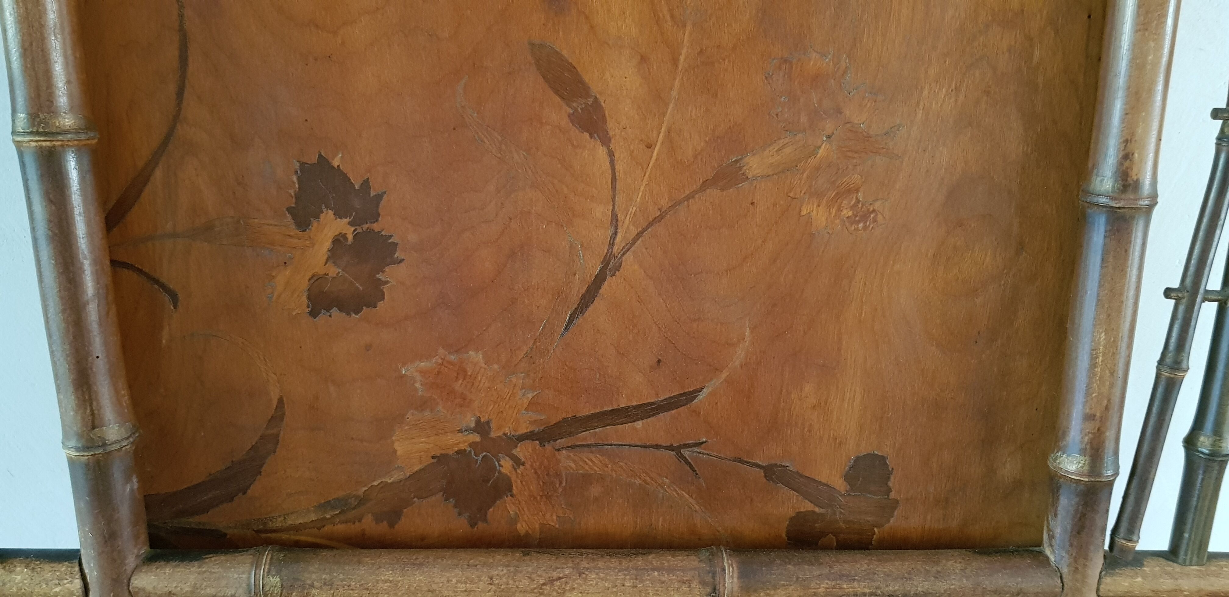 Coat-wearing coats, hats and umbrellas