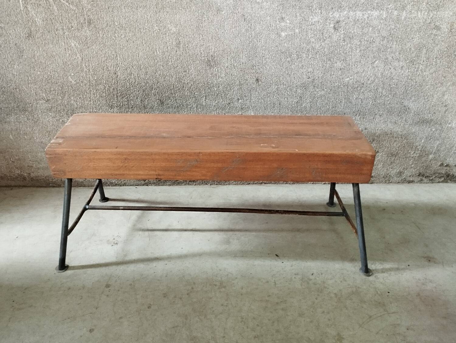 Banc brutaliste