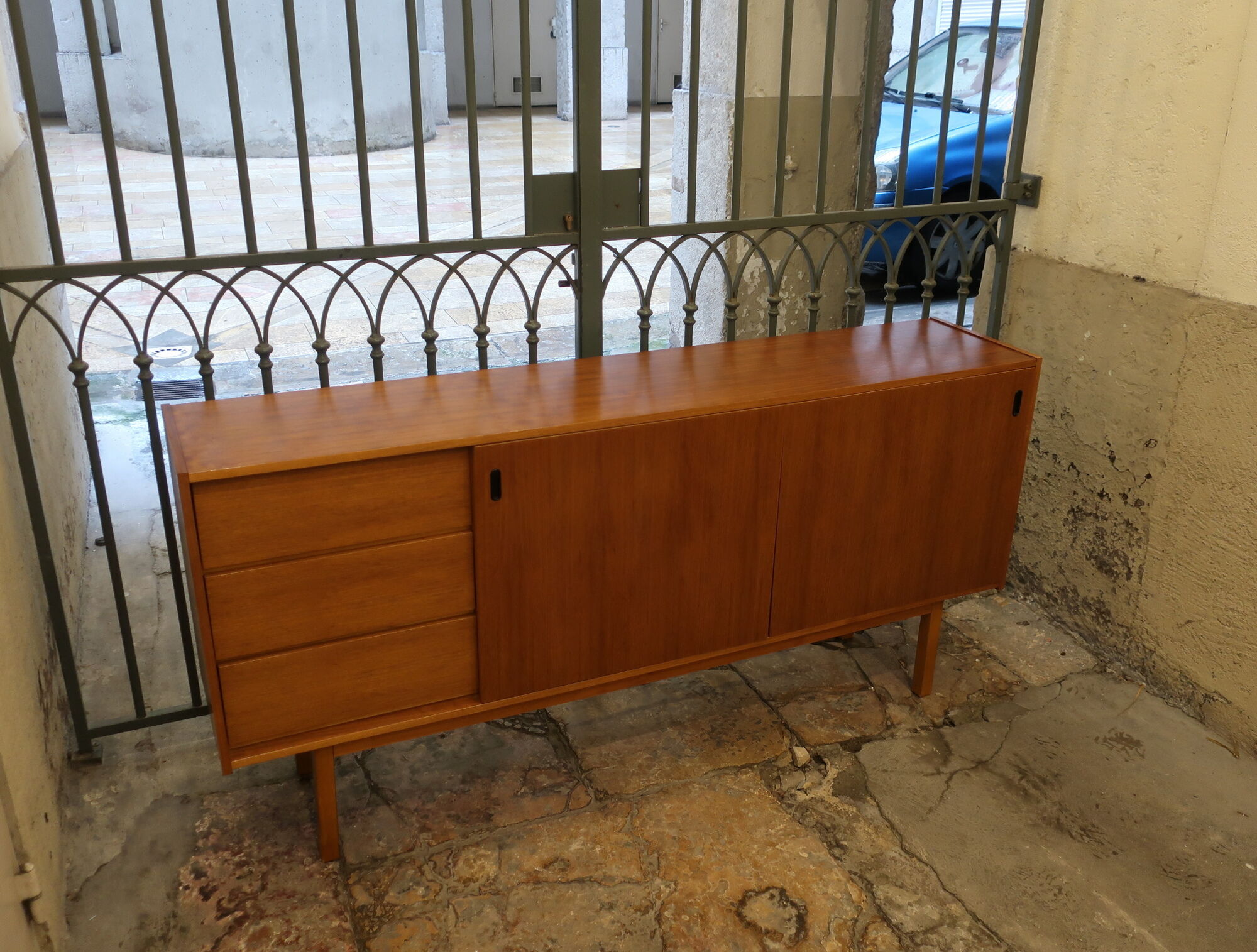 60s teak sideboard 2 sliding doors