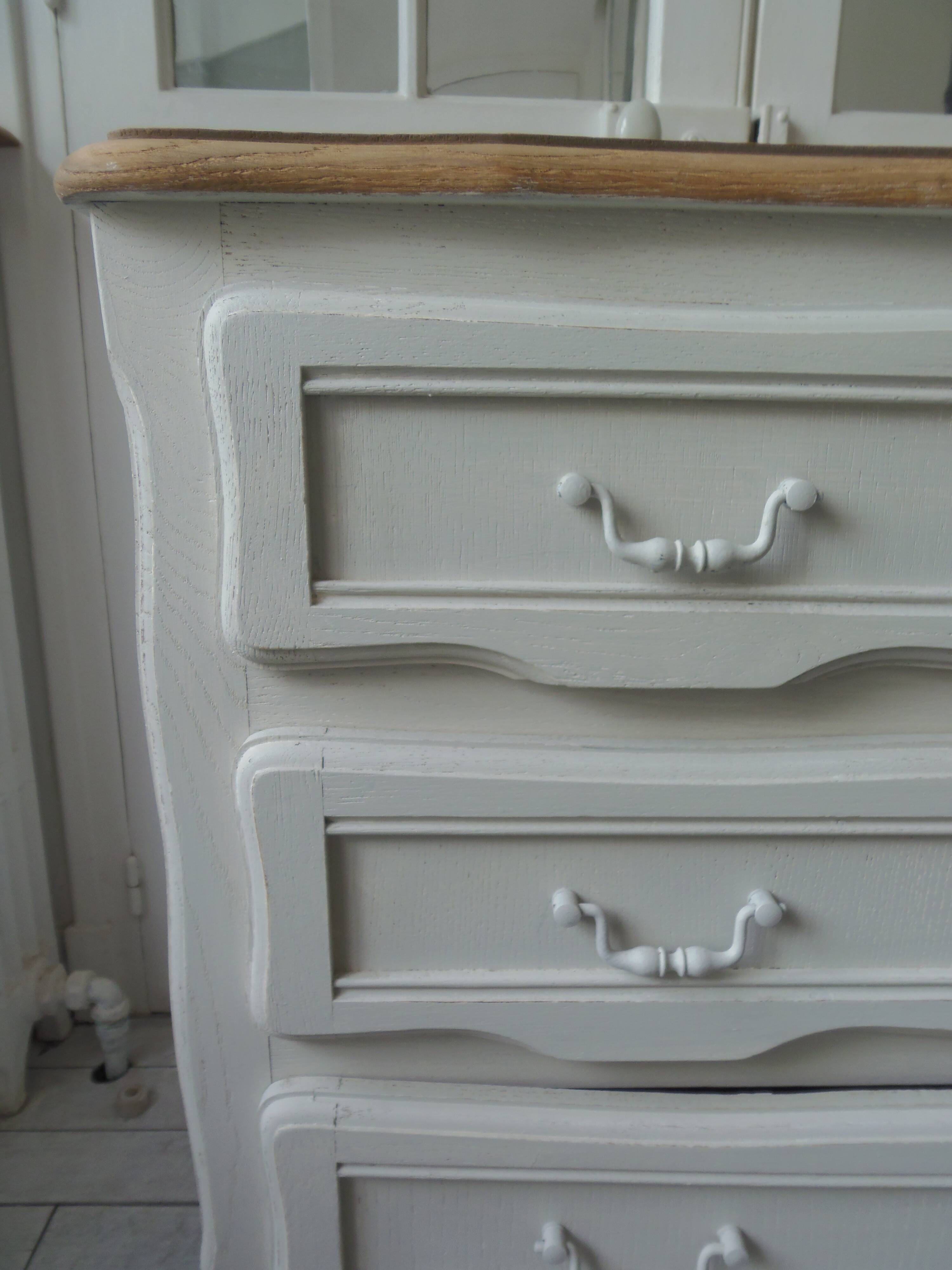 Vintage chest of drawers with pearl gray patina and waxed finish, 3 drawers, wooden top.