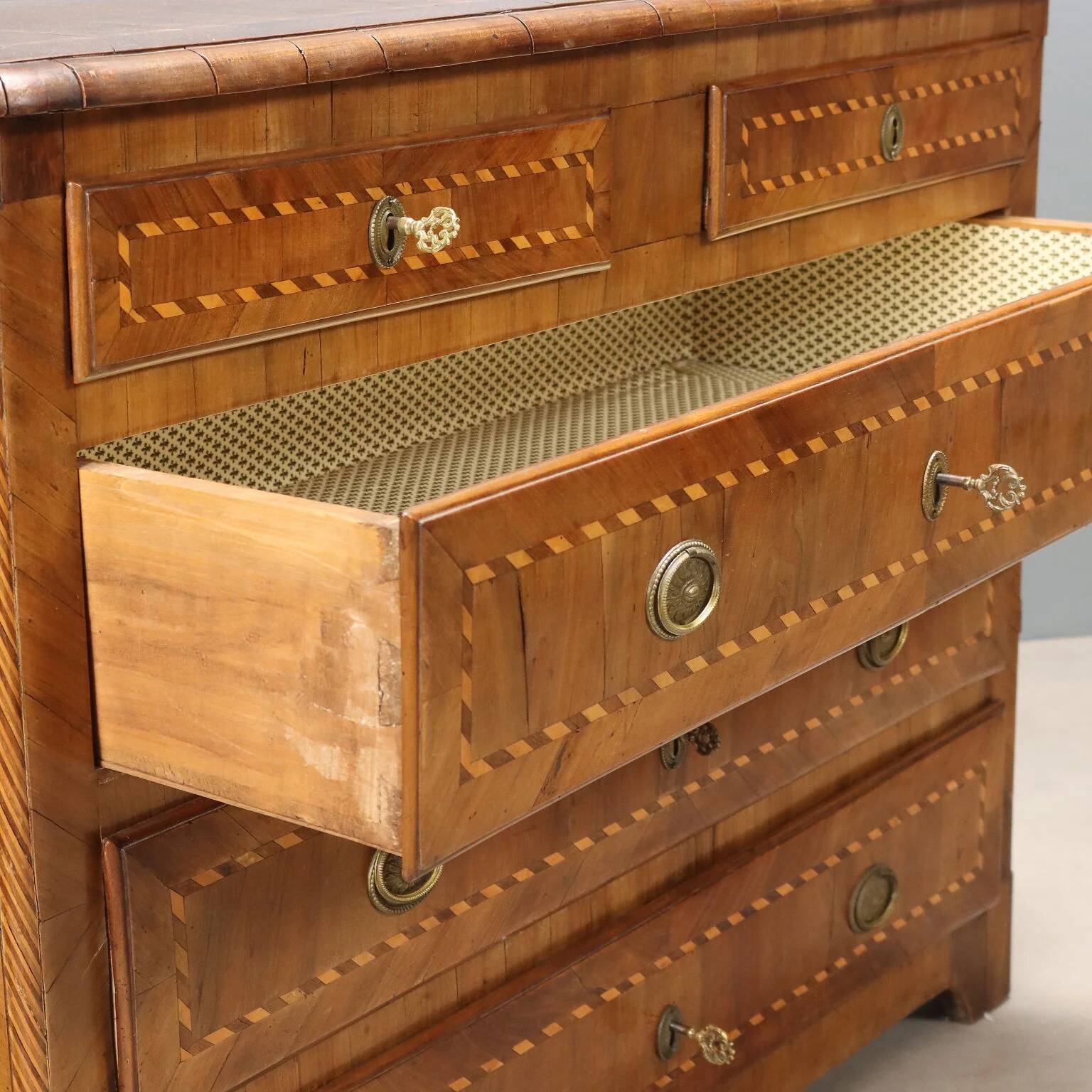 Commode ancienne en noyer à 5 tiroirs, Italie, XVIIIe siècle
