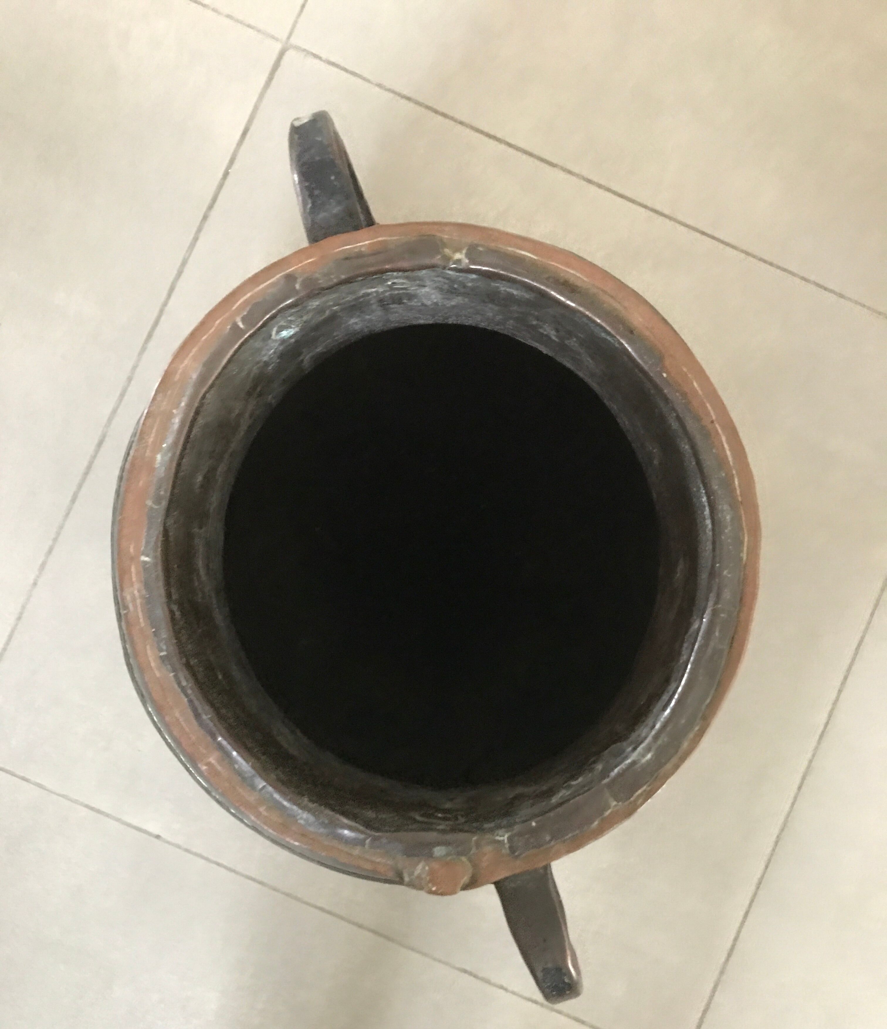 Jar jug with old coves in hammered copper middle east deco xixème