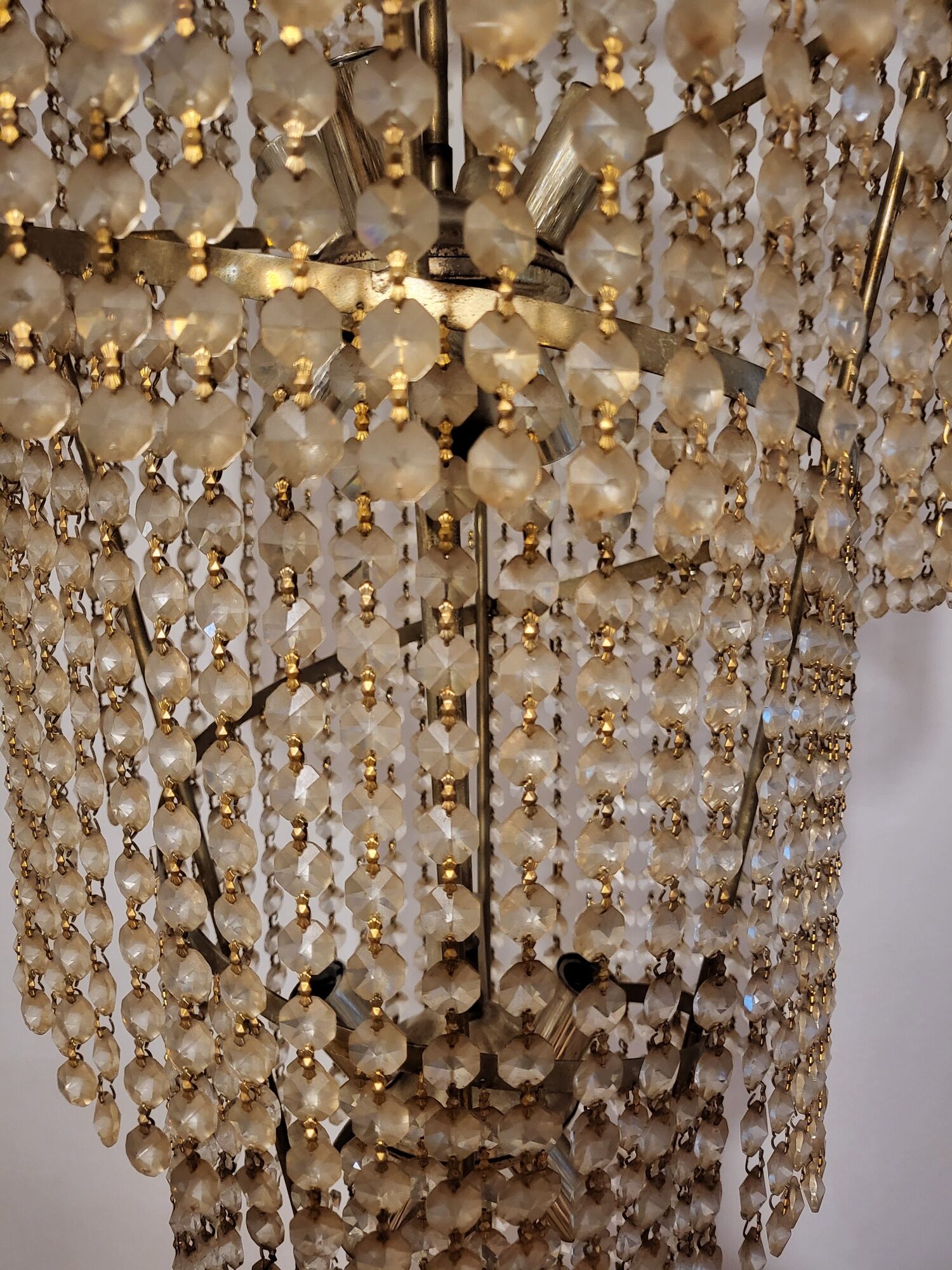 Lustre cascade