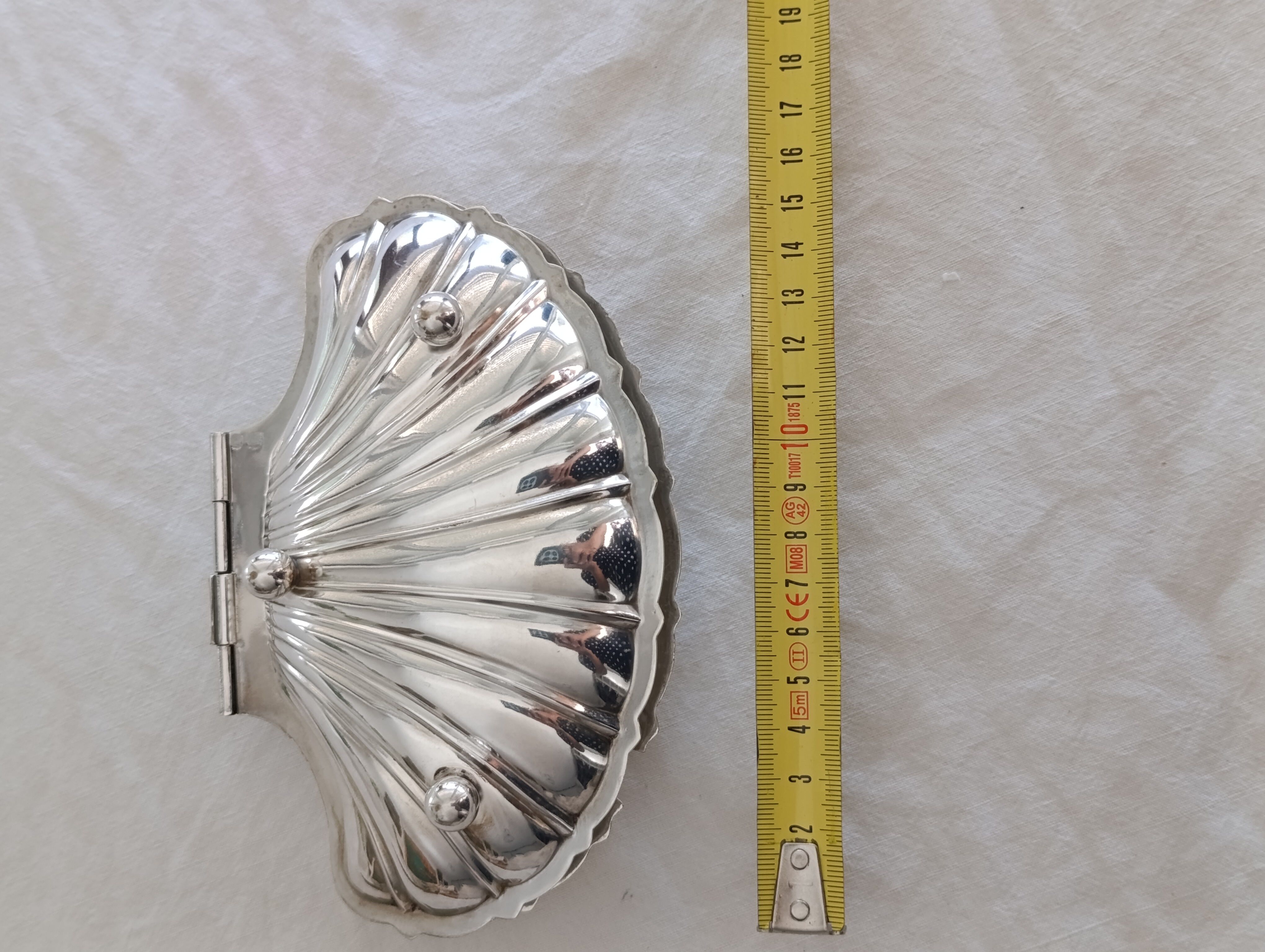 Butter dish