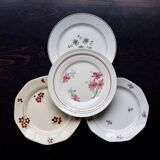 4 assiettes à dessert vintage fleuries dépareillées en faïence