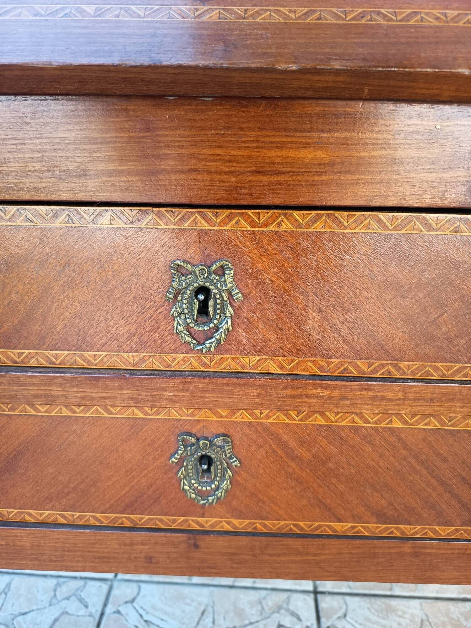 Scriban style English in mahogany.