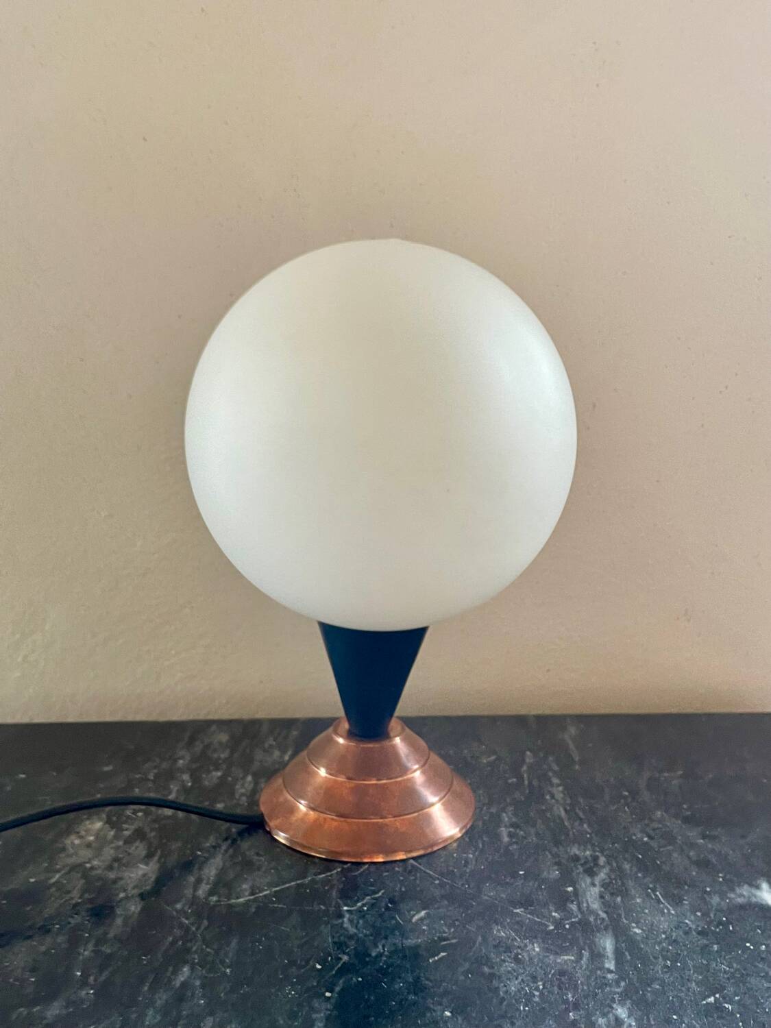 Lampe à poser cuivre opaline vintage