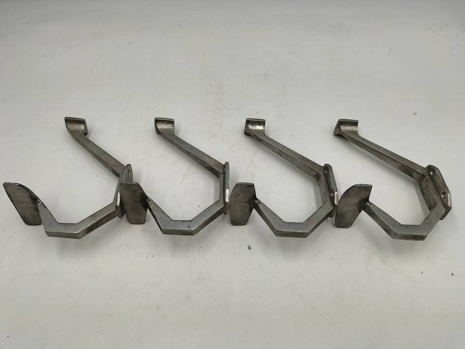 Set of 4 hooks