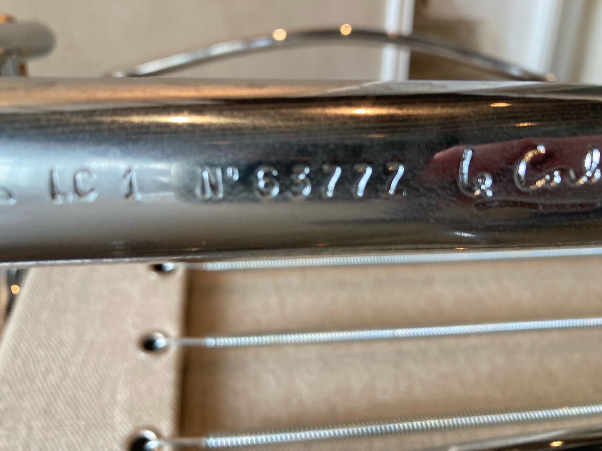 Pair of armchairs "LC1", Le Corbusier, Charlotte Perriand, Pierre Jeanneret