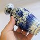 Vase chinois ancien céramique décor de fleurs blanc bleu