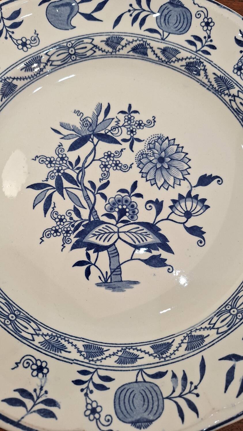 Maestricht earthenware dish, Dresden model