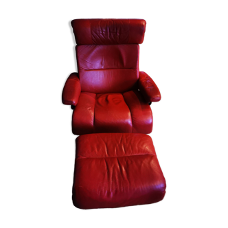 Savannha armchair with red leather ottoman