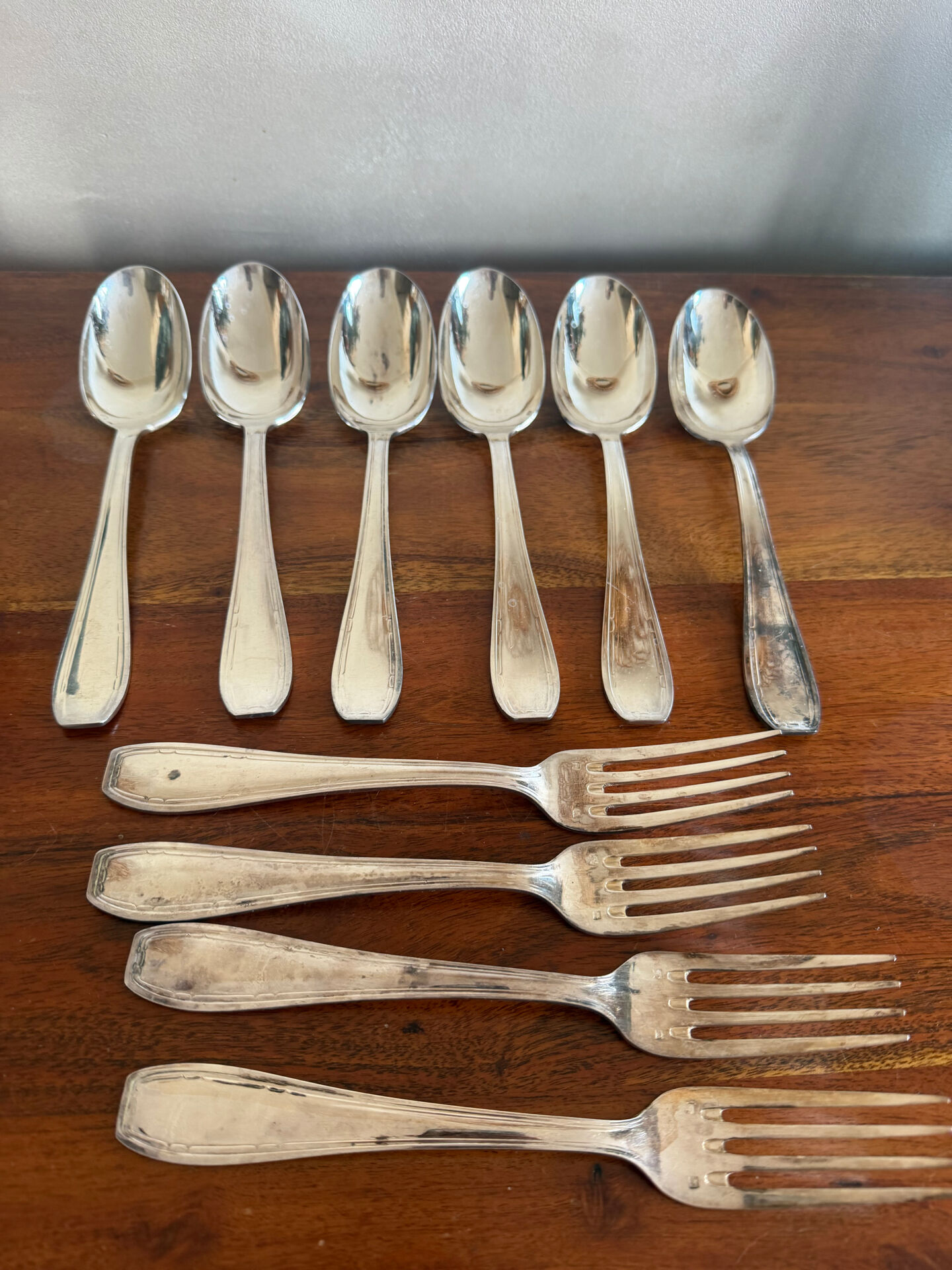 Set of silver-plated cutlery