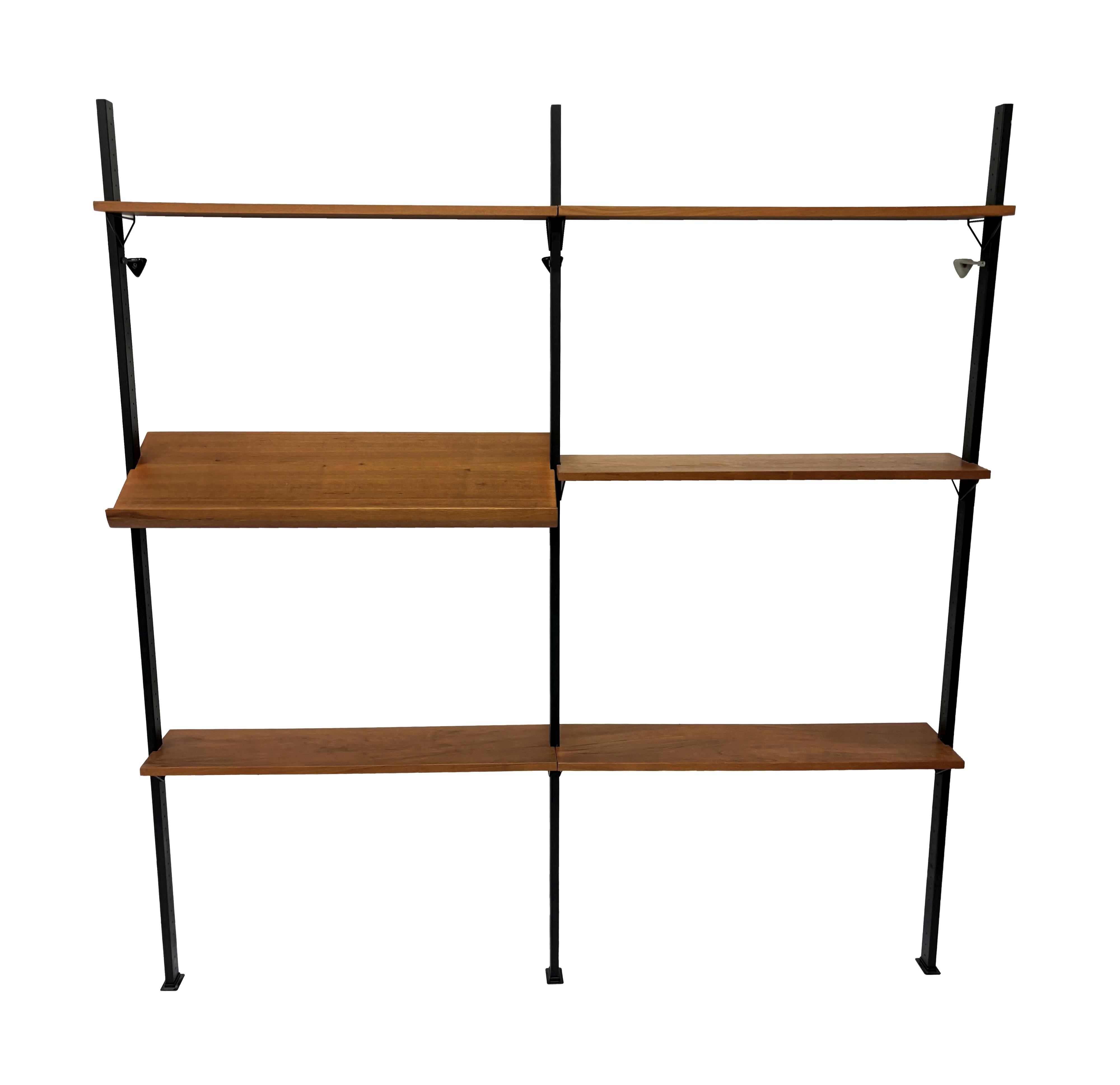 Système mural vintage Étagères murales Olof Pira Suède 1960 Design en teck